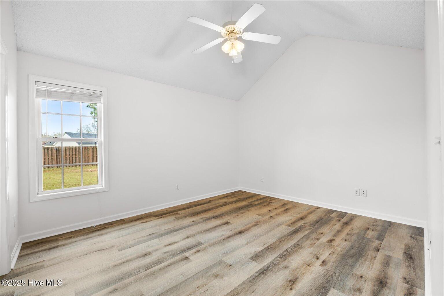 100540475 | Photo 20