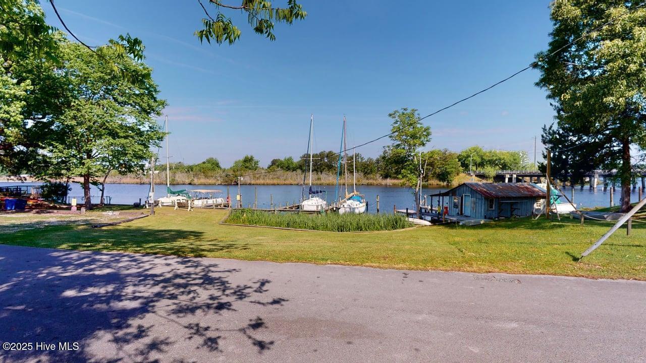 100502870 | Photo 12