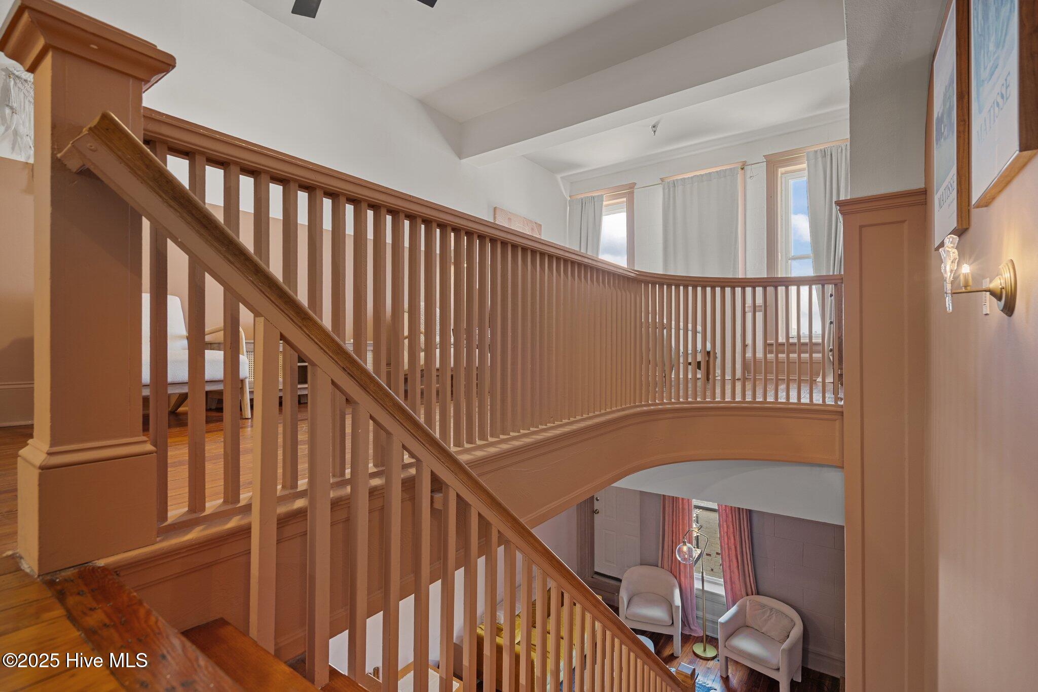 100544405 | Photo 10