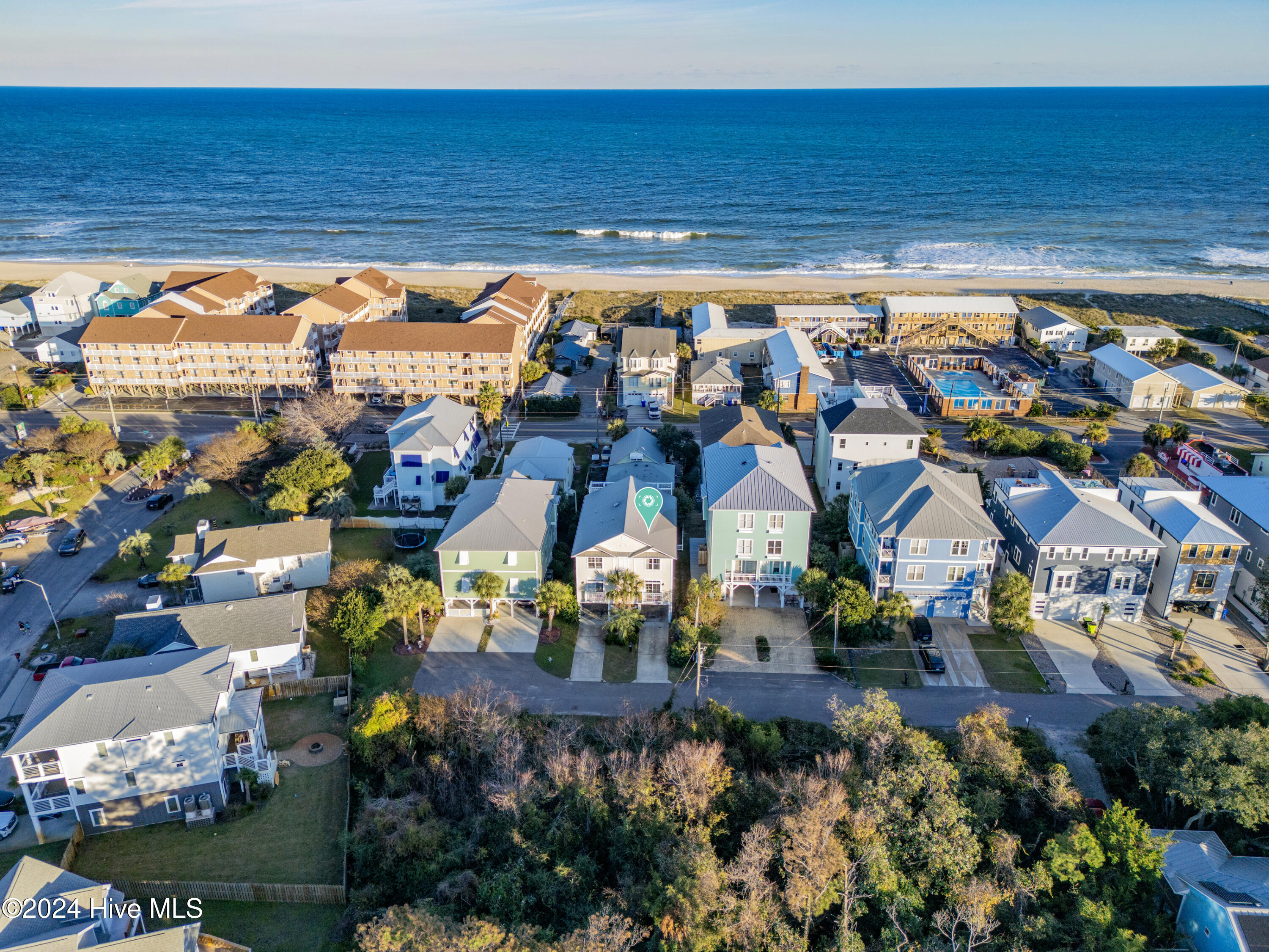 100475790 | Photo 41