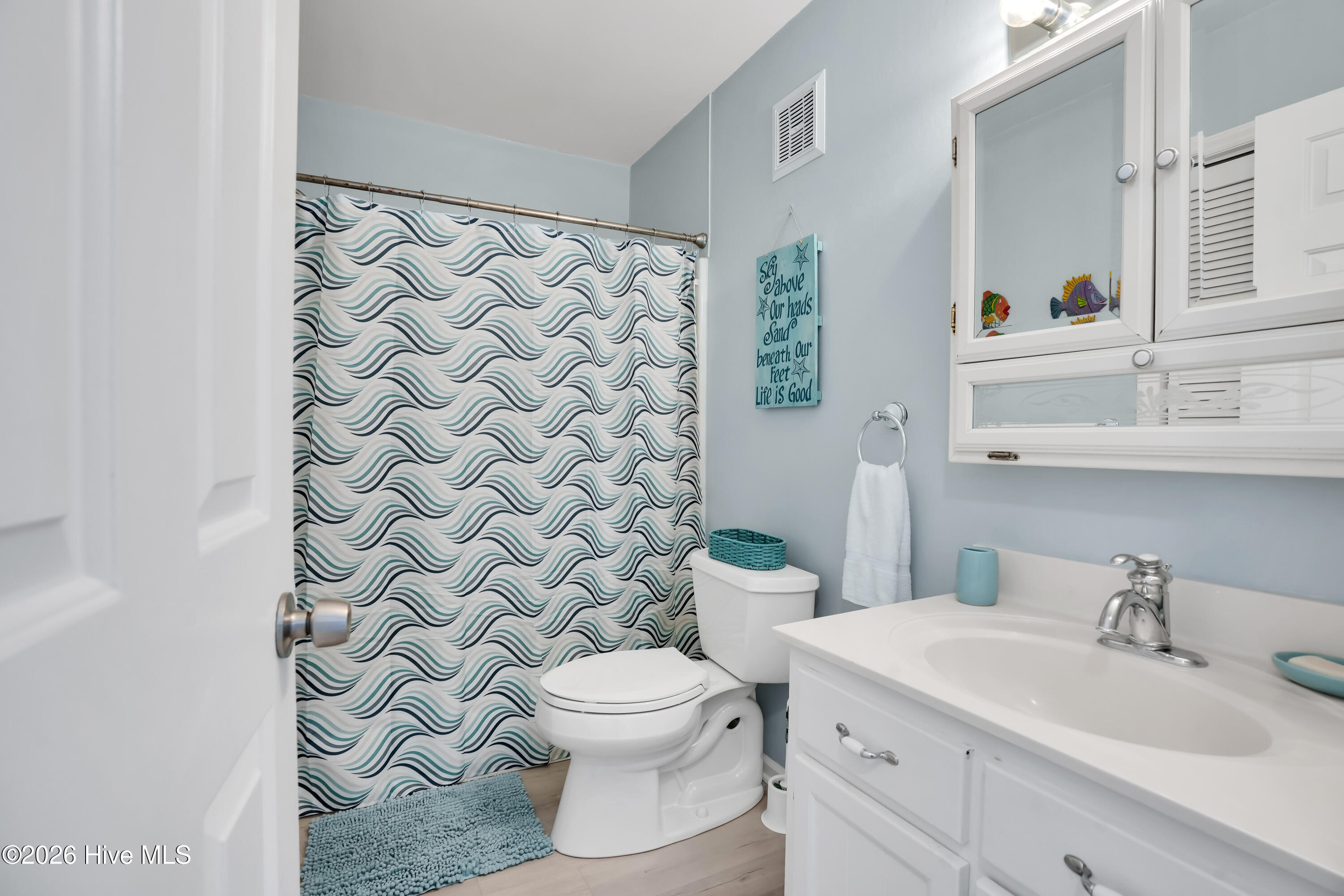 100570328 | Photo 15