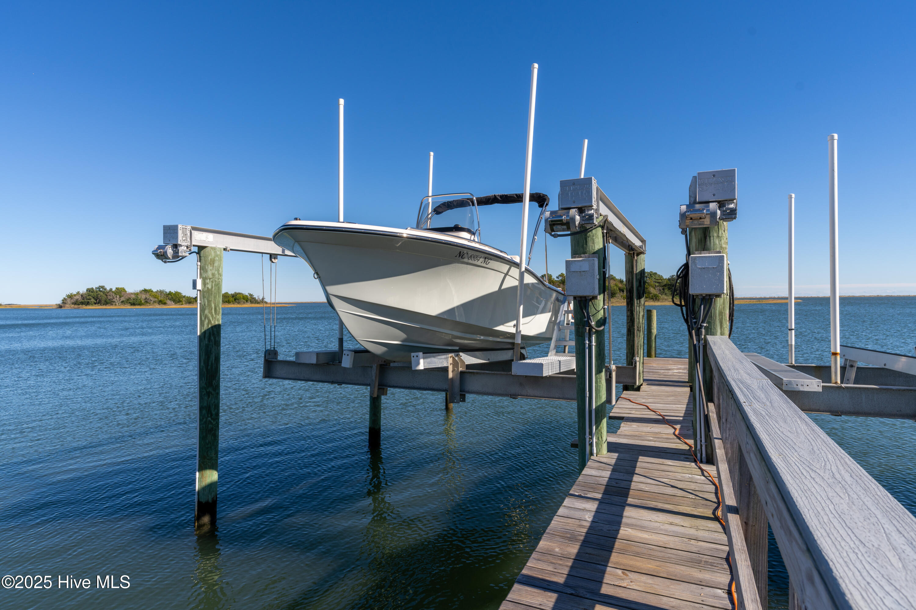 100541249 | Photo 86