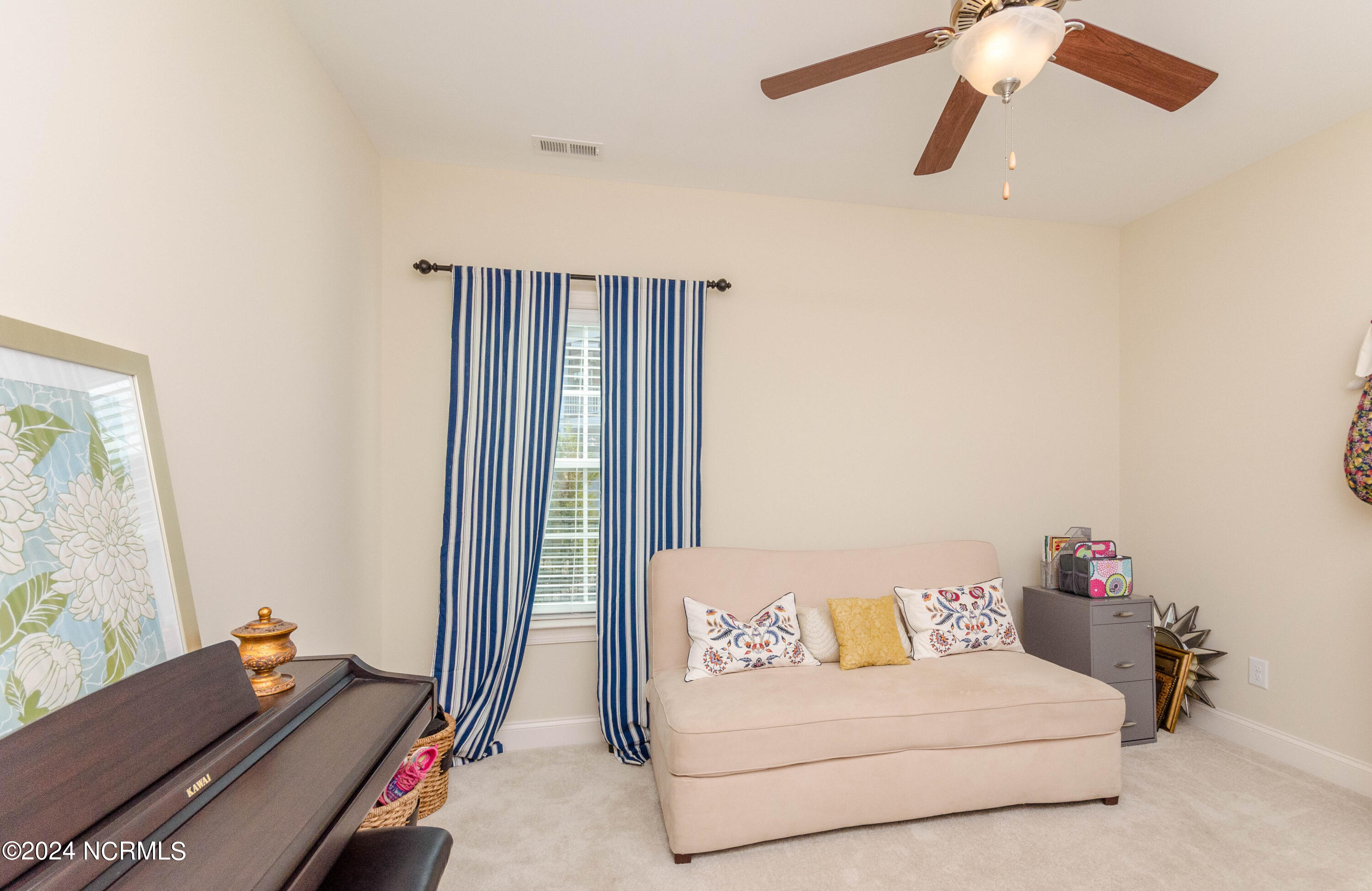 100560622 | Photo 23