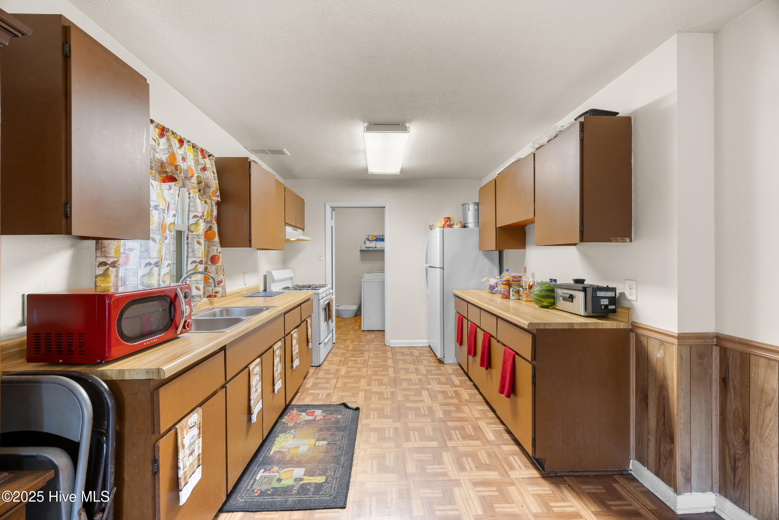 100541005 | Photo 12