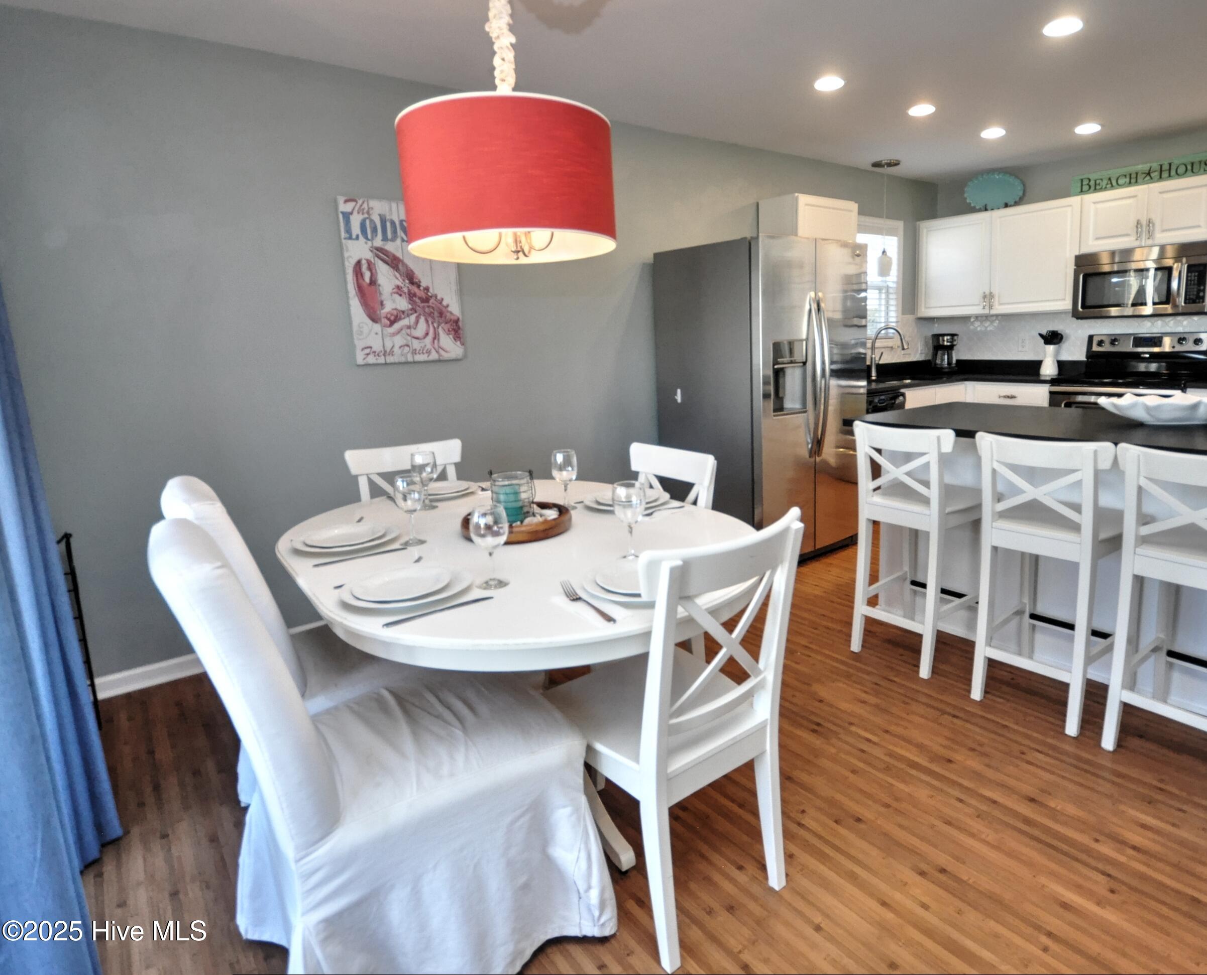 100545974 | Photo 16