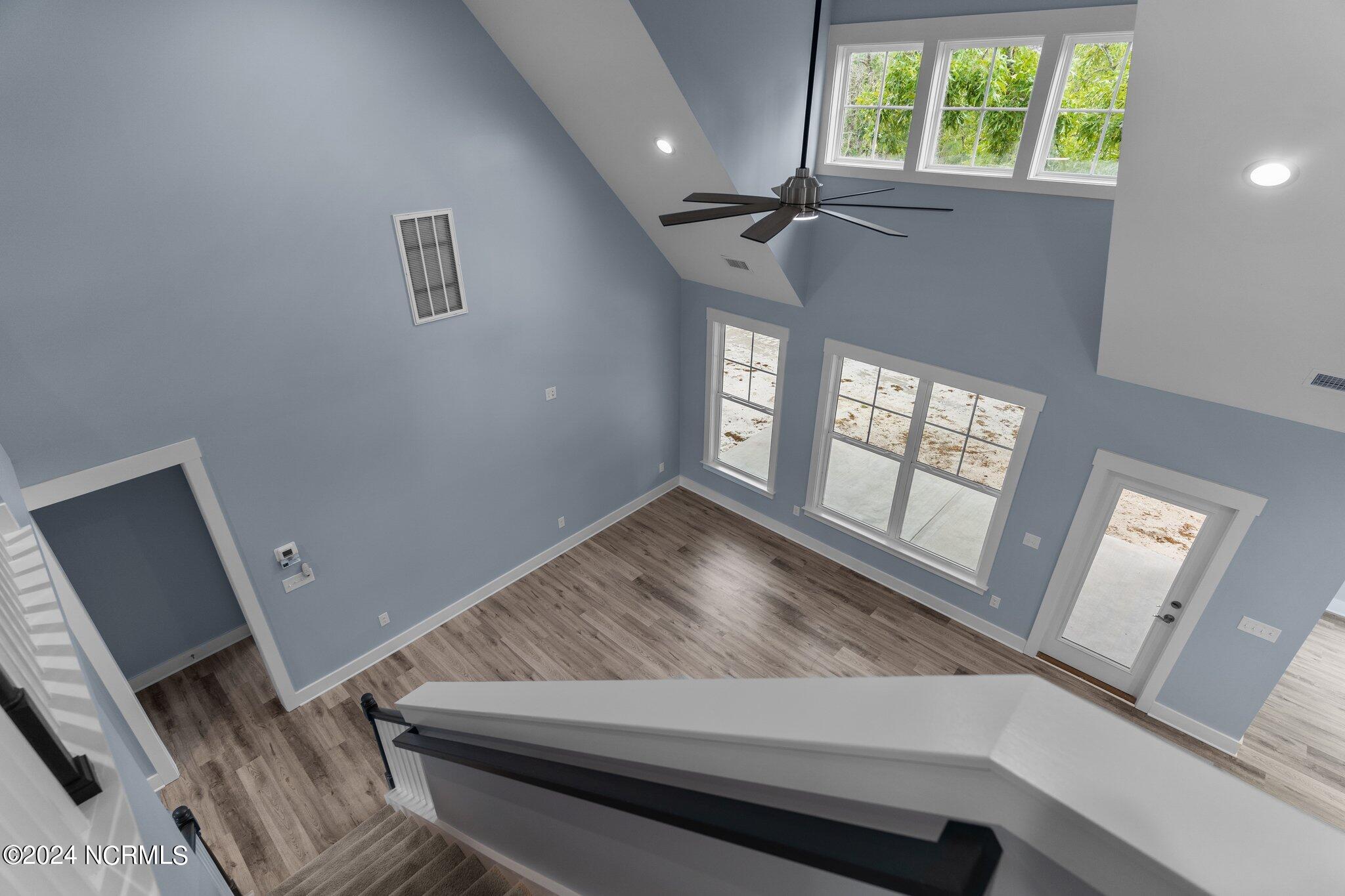 100531512 | Photo 33