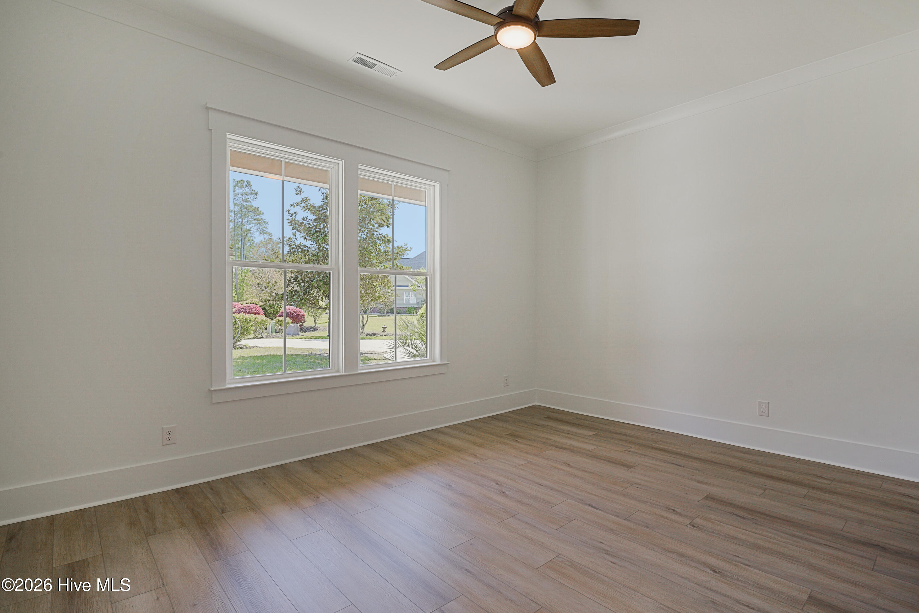 100563417 | Photo 12