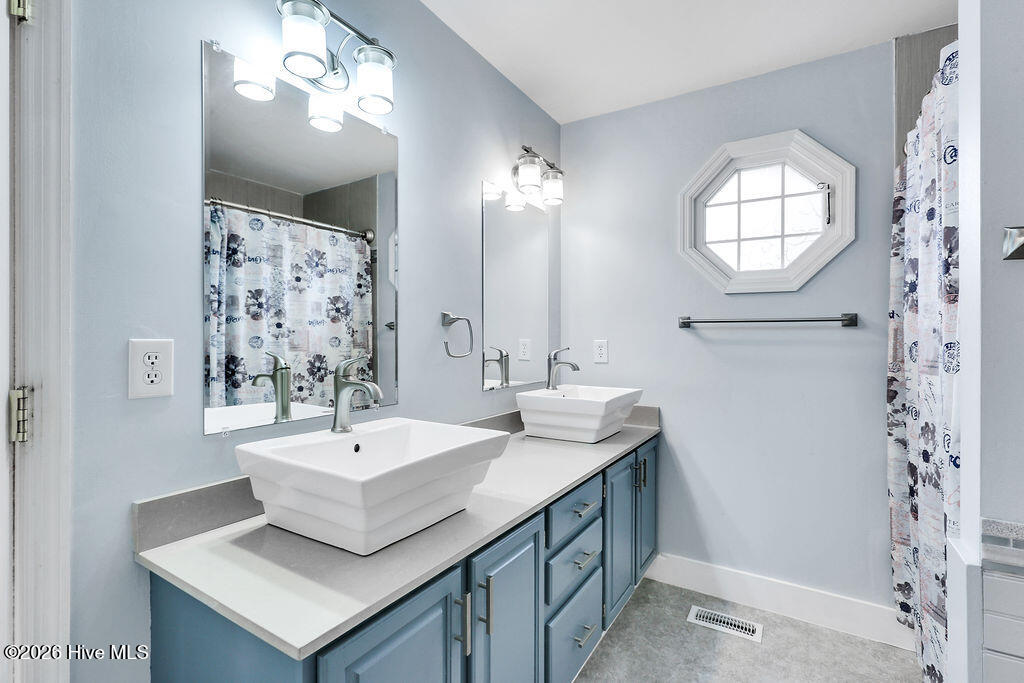 100551760 | Photo 29