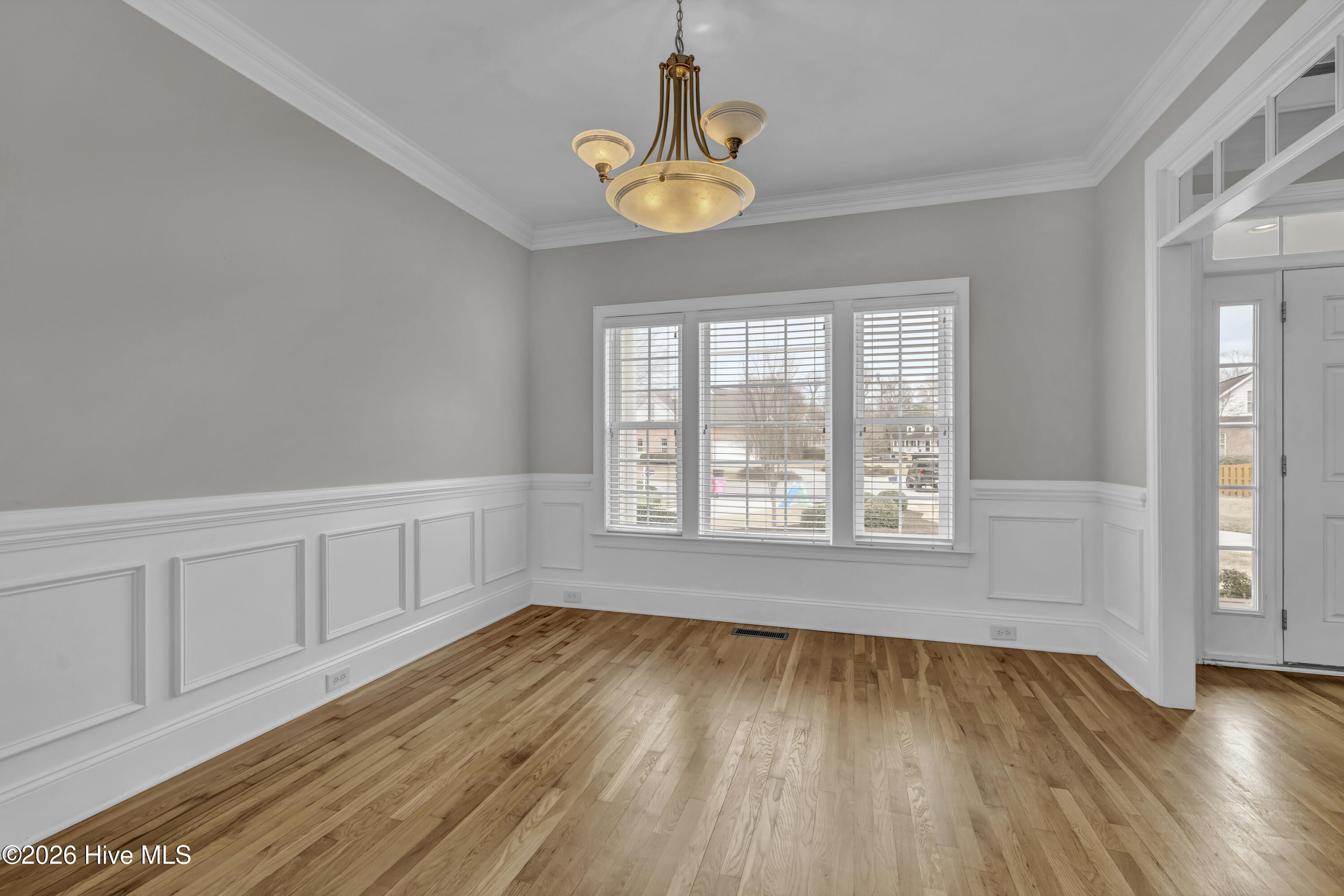 100555649 | Photo 13