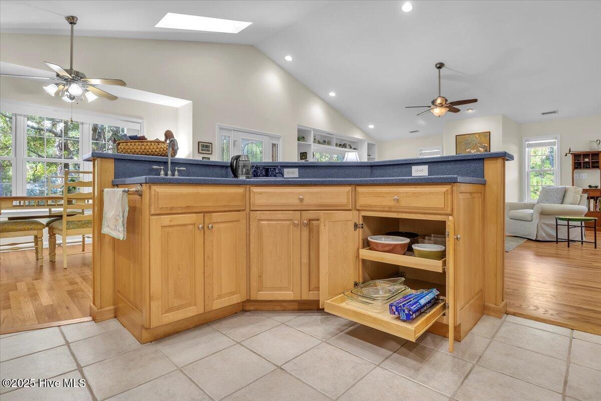 100536639 | Photo 23