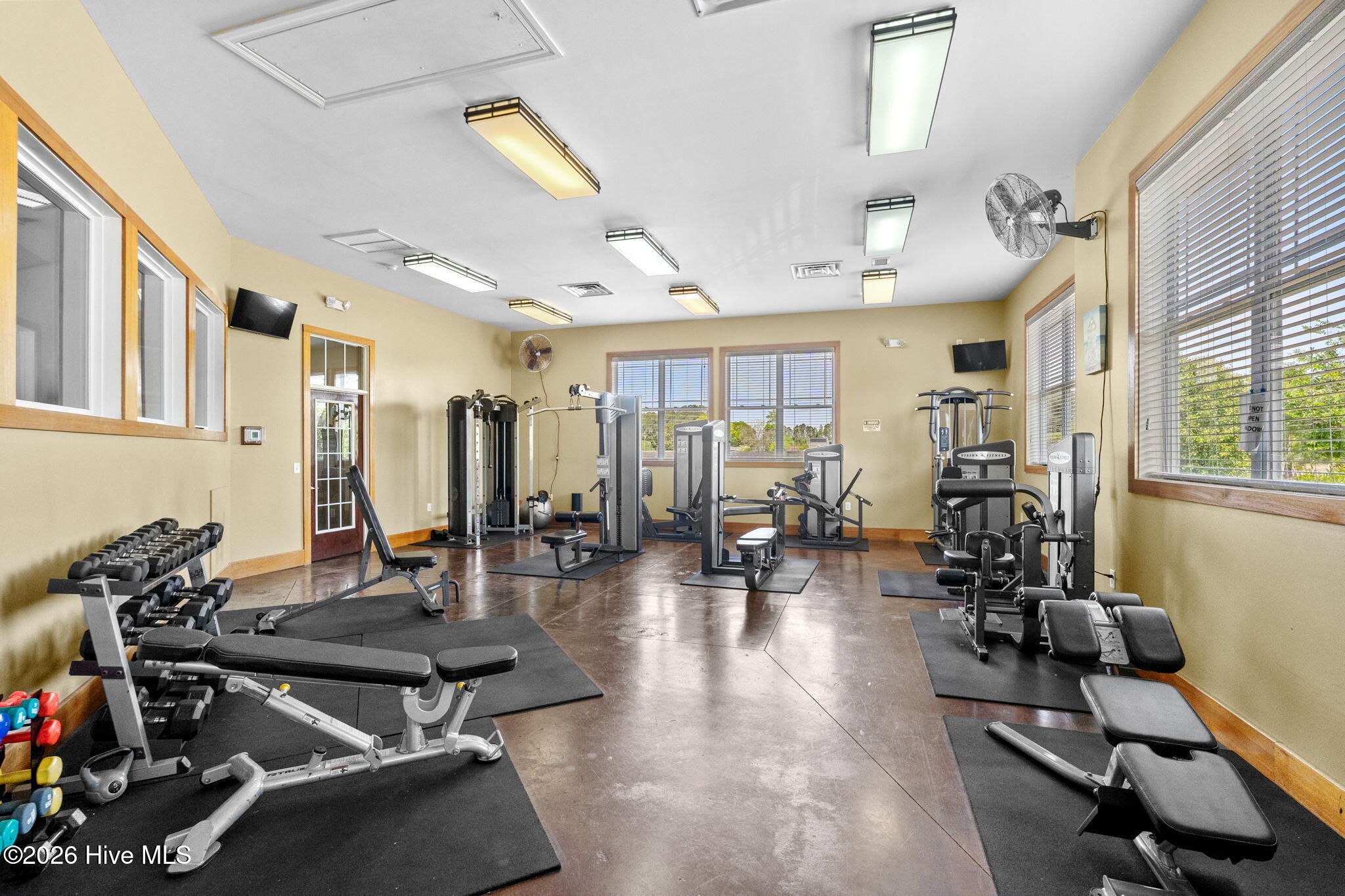 100566084 | Photo 52