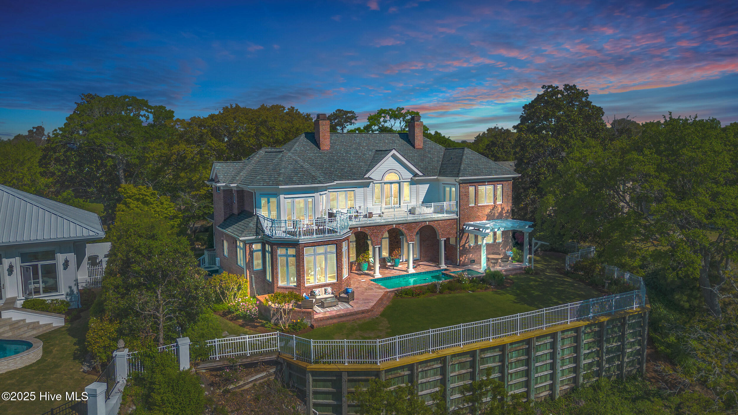 100505592 | Photo 59