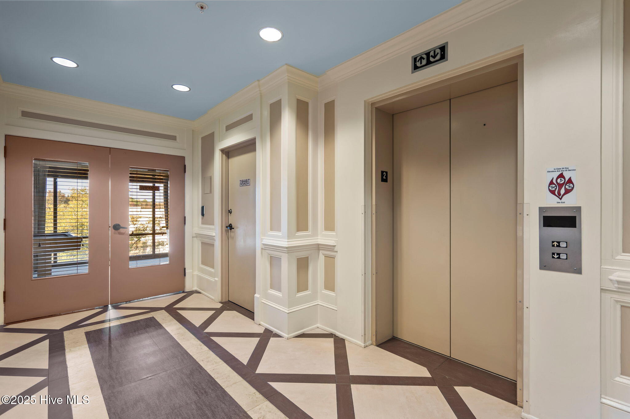 100525076 | Photo 57