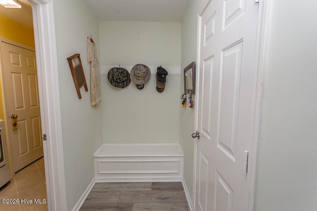 100554987 | Photo 32