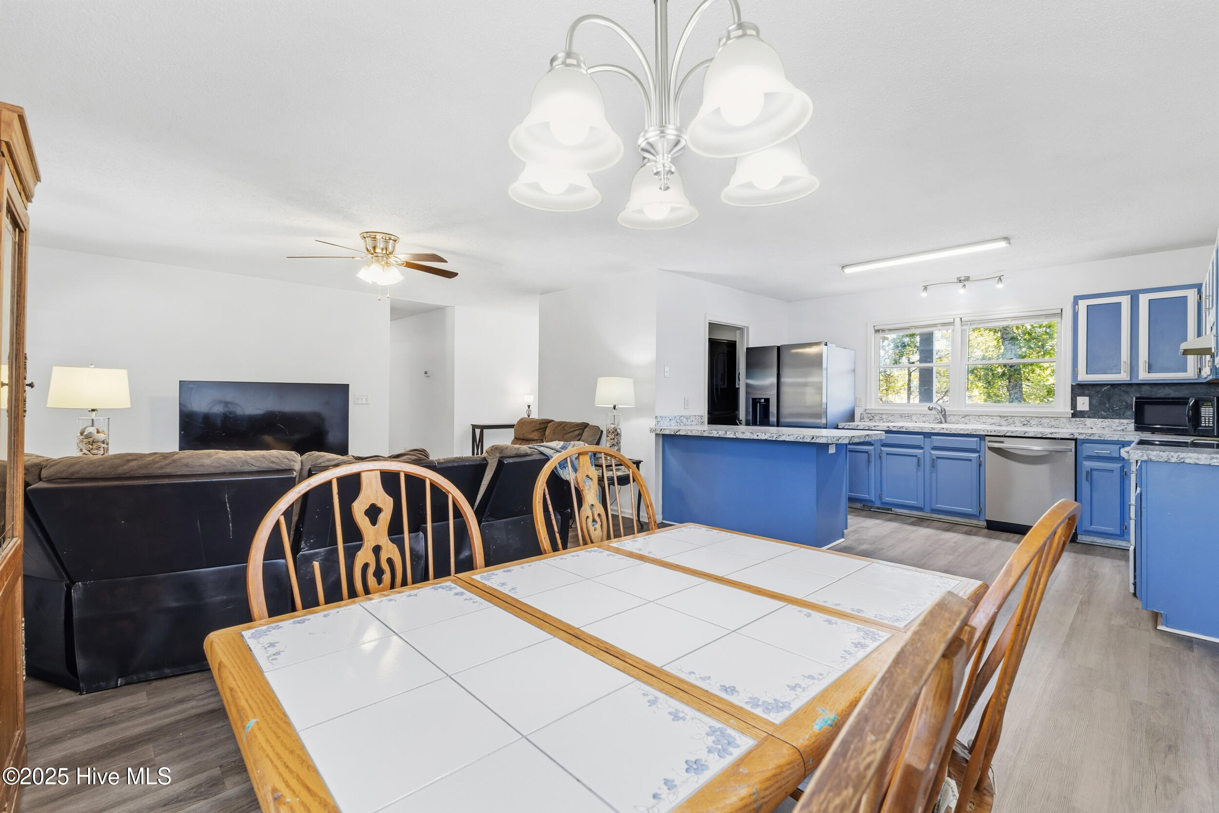 100537694 | Photo 15