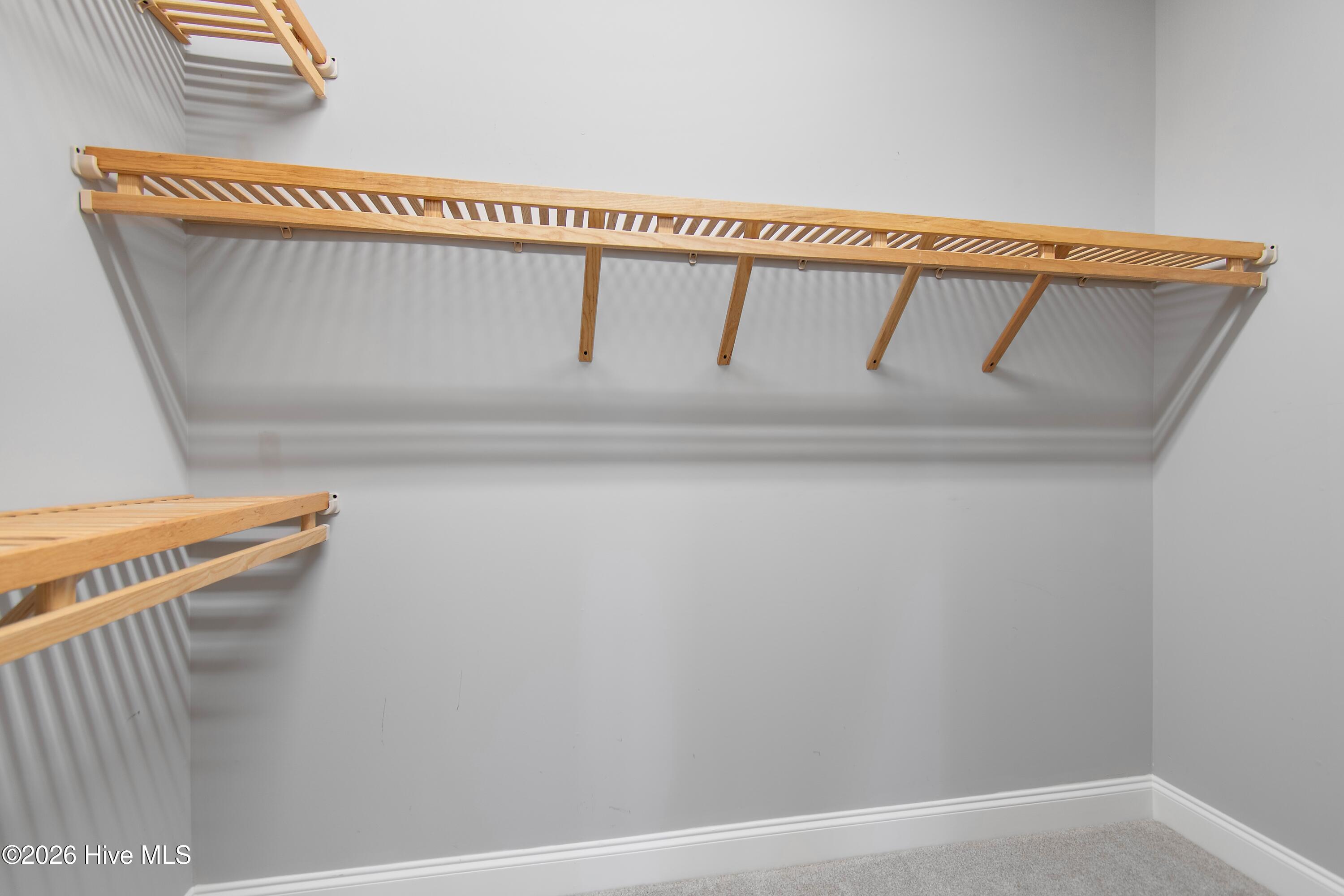 100563713 | Photo 23