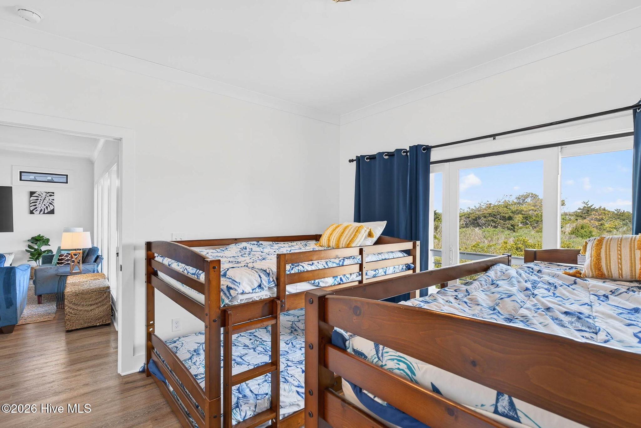 100561676 | Photo 31