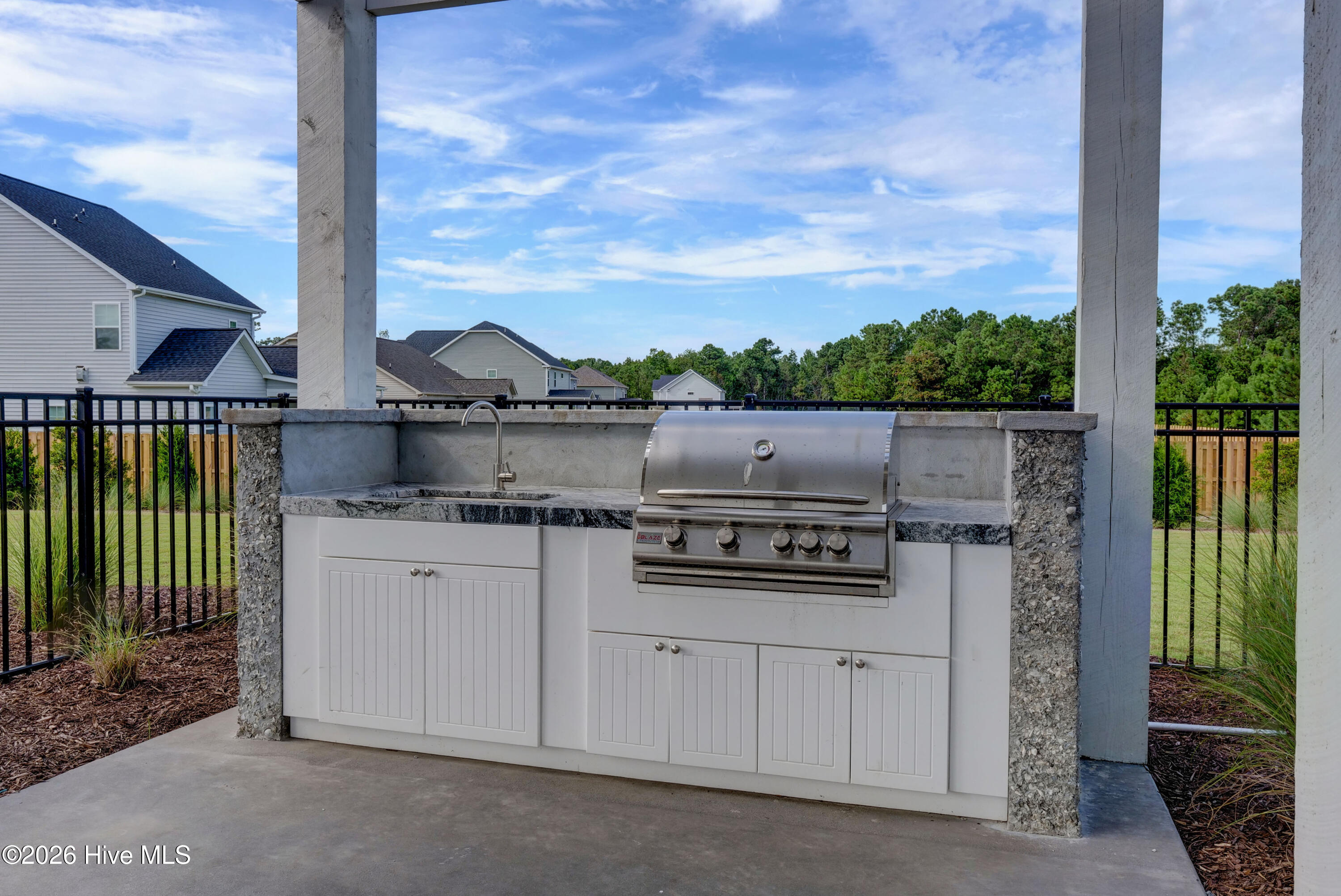 100554591 | Photo 40