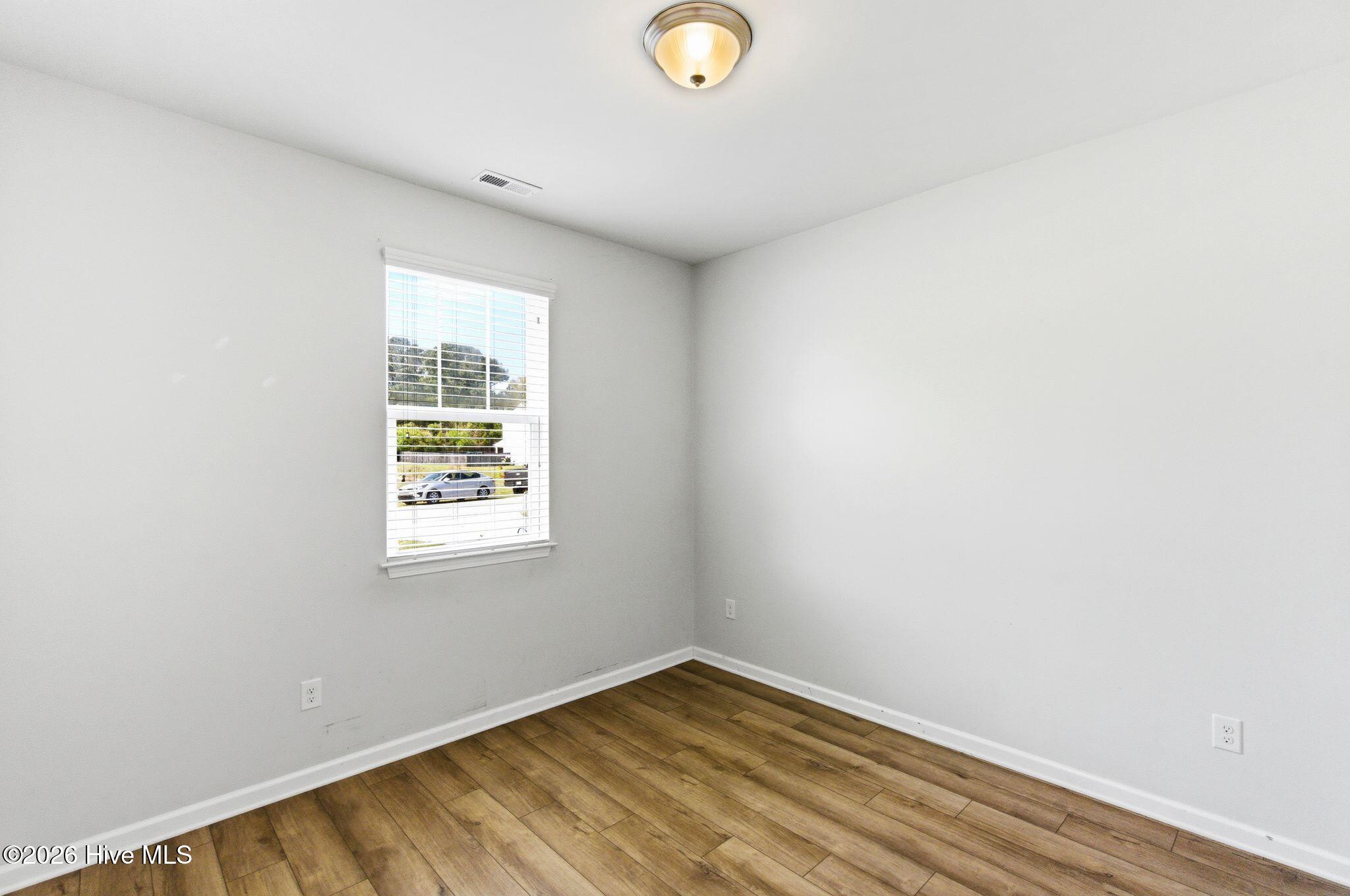 100566850 | Photo 24