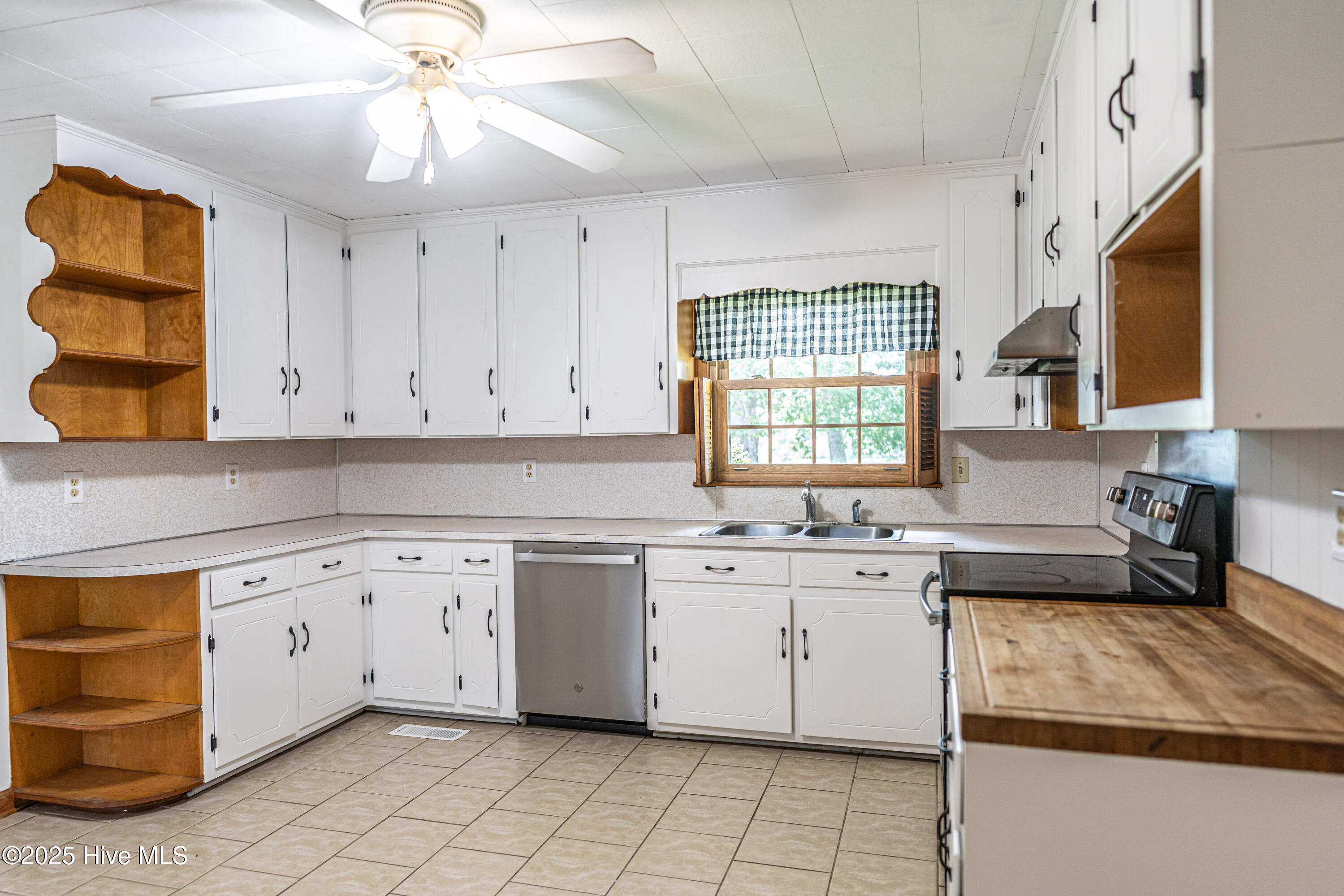 383 Lakey Siding Road