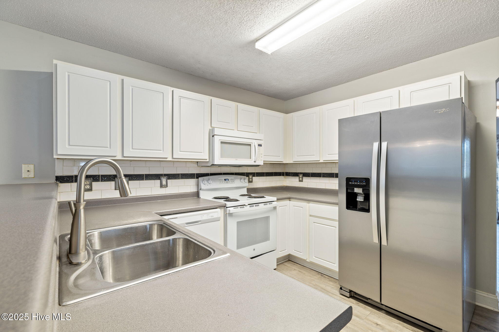 100531614 | Photo 12