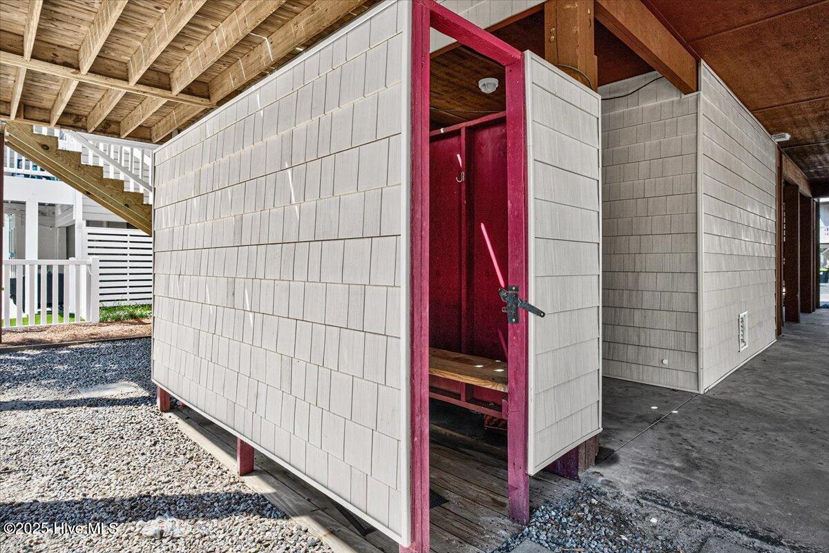 100529762 | Photo 37