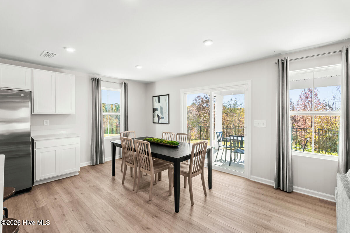 100564045 | Photo 18