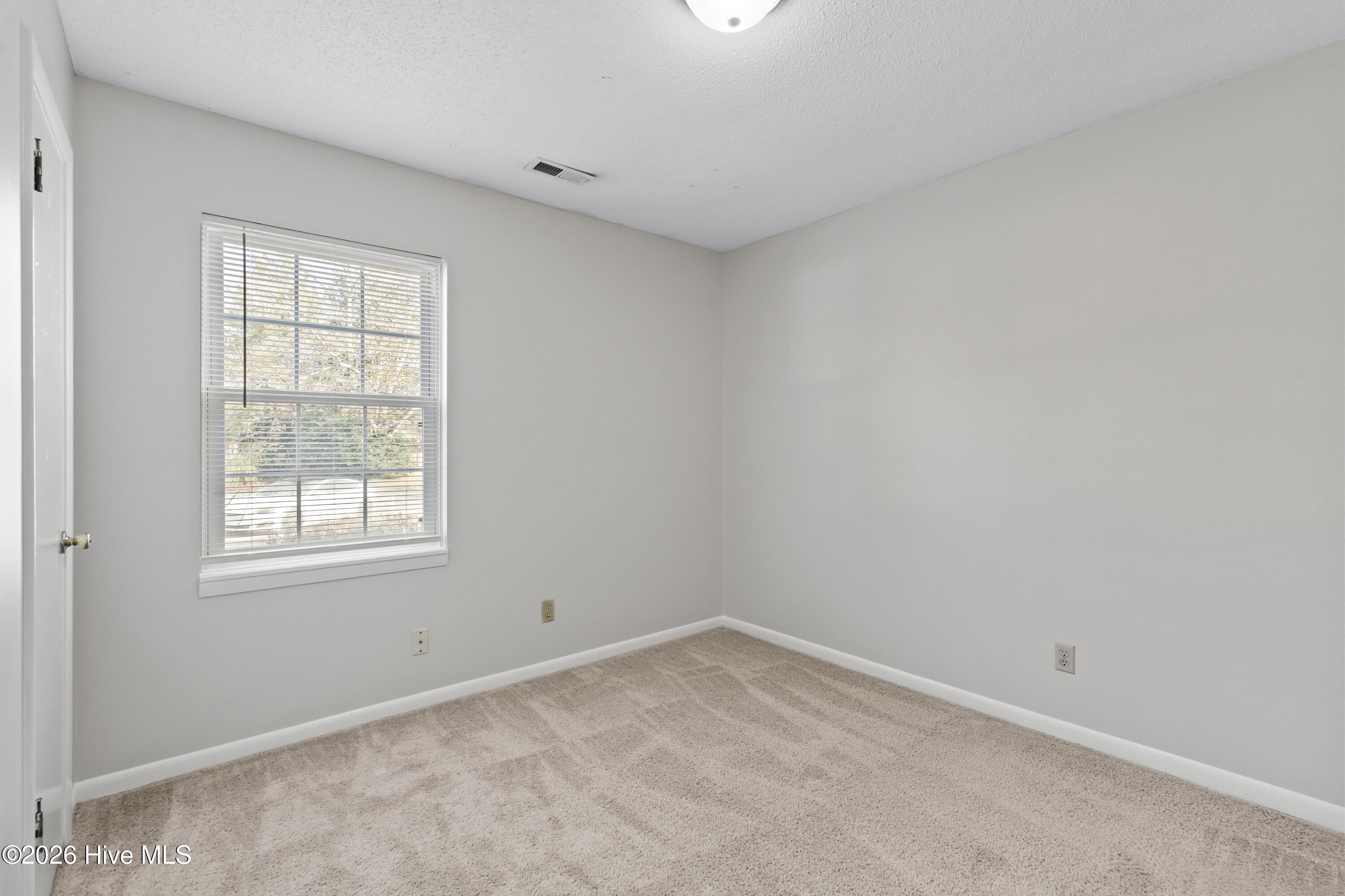 100547493 | Photo 19