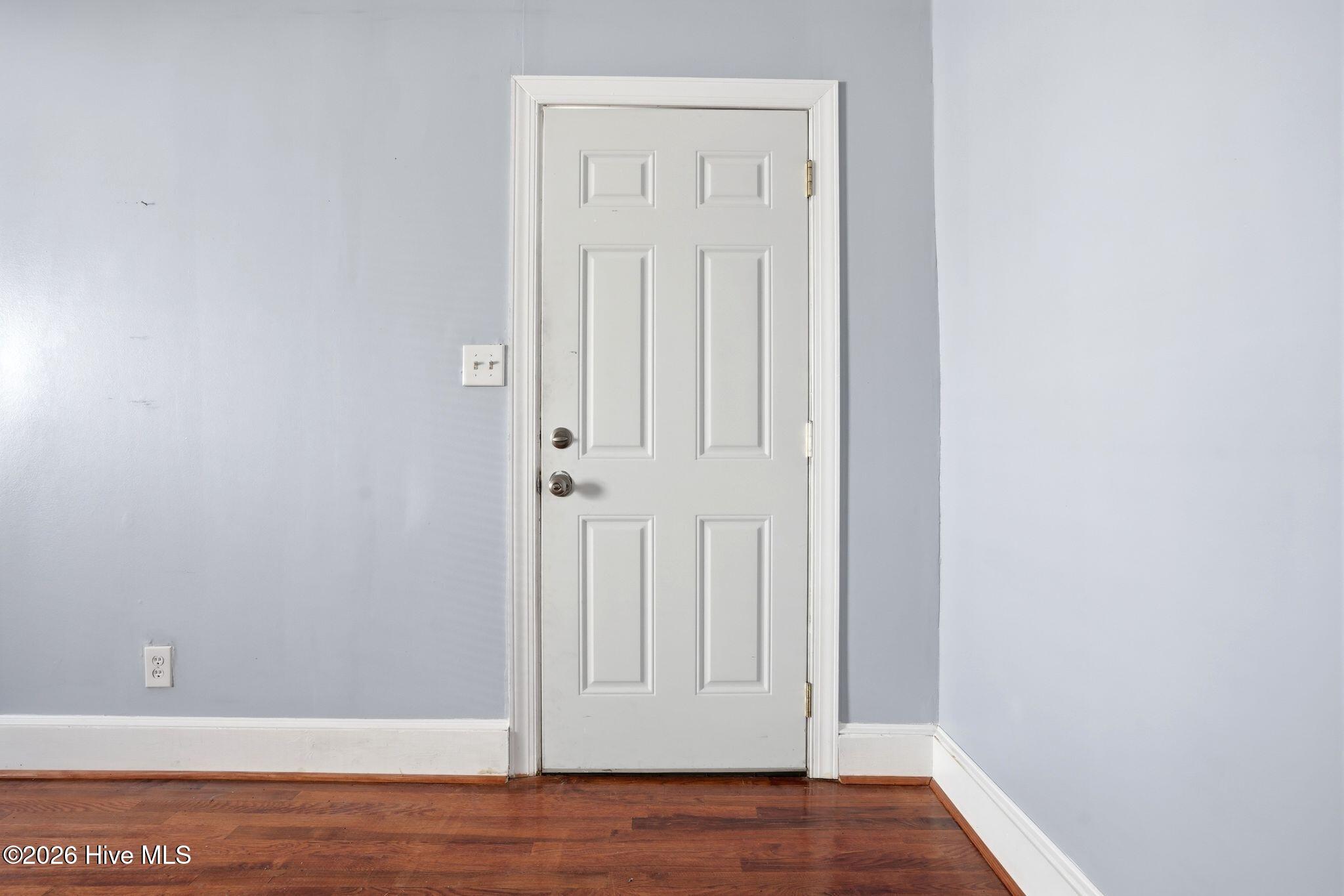 100557013 | Photo 11