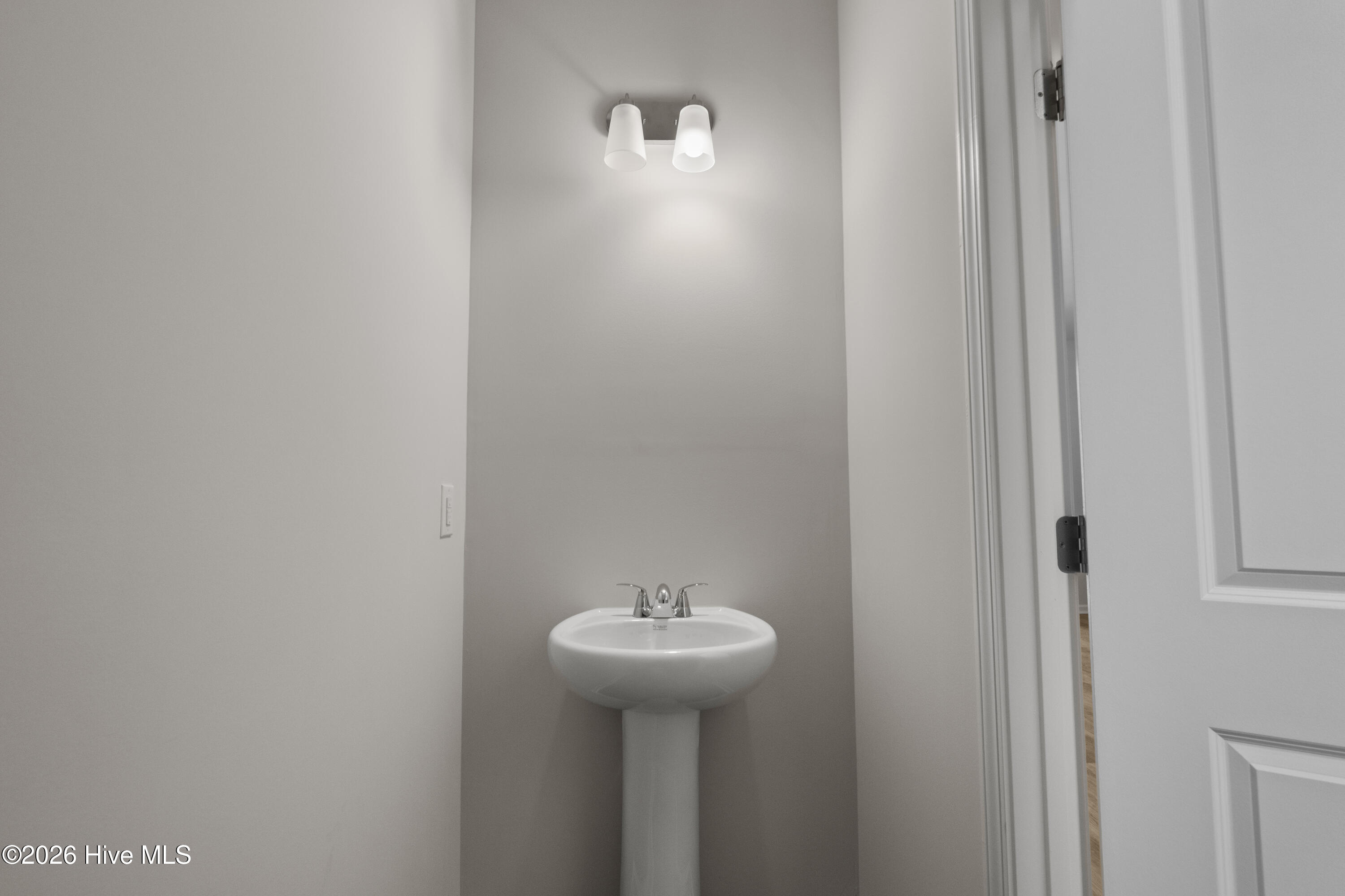 100554673 | Photo 34