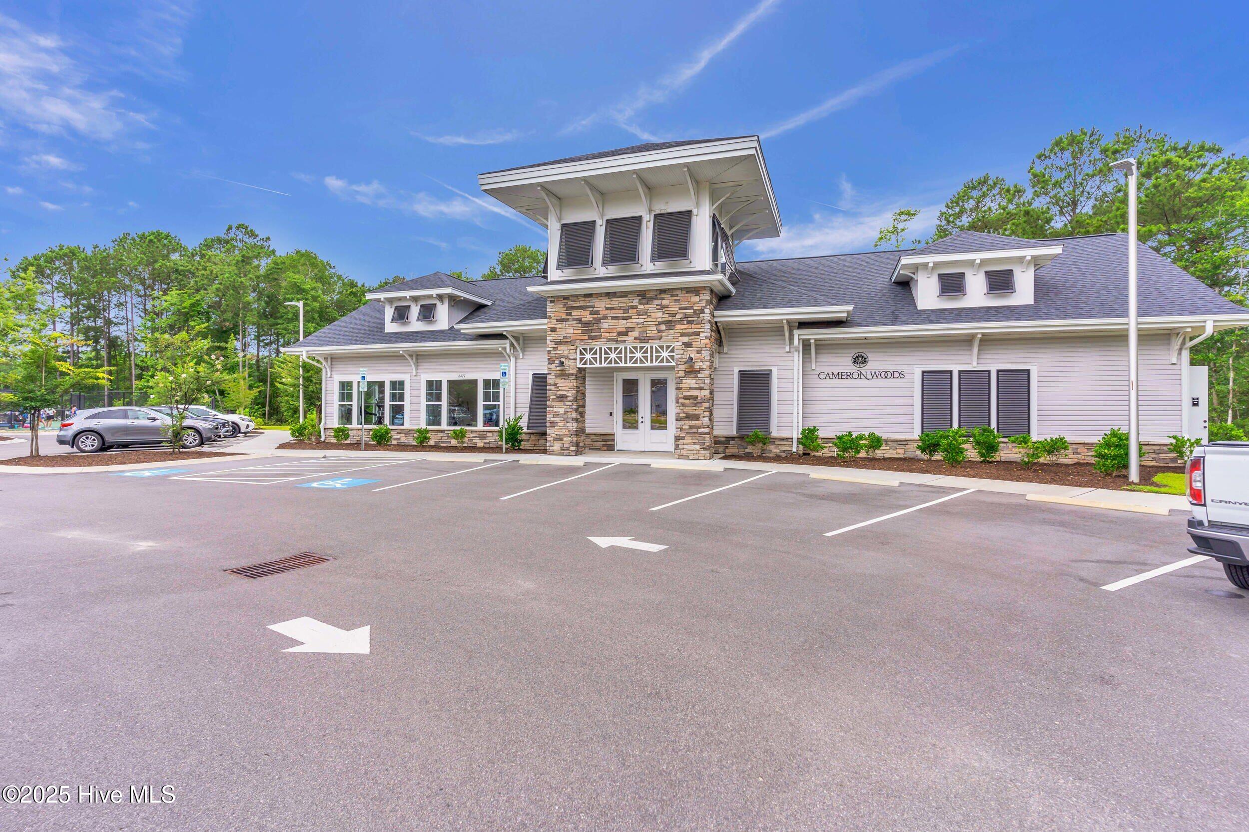 100514304 | Photo 46