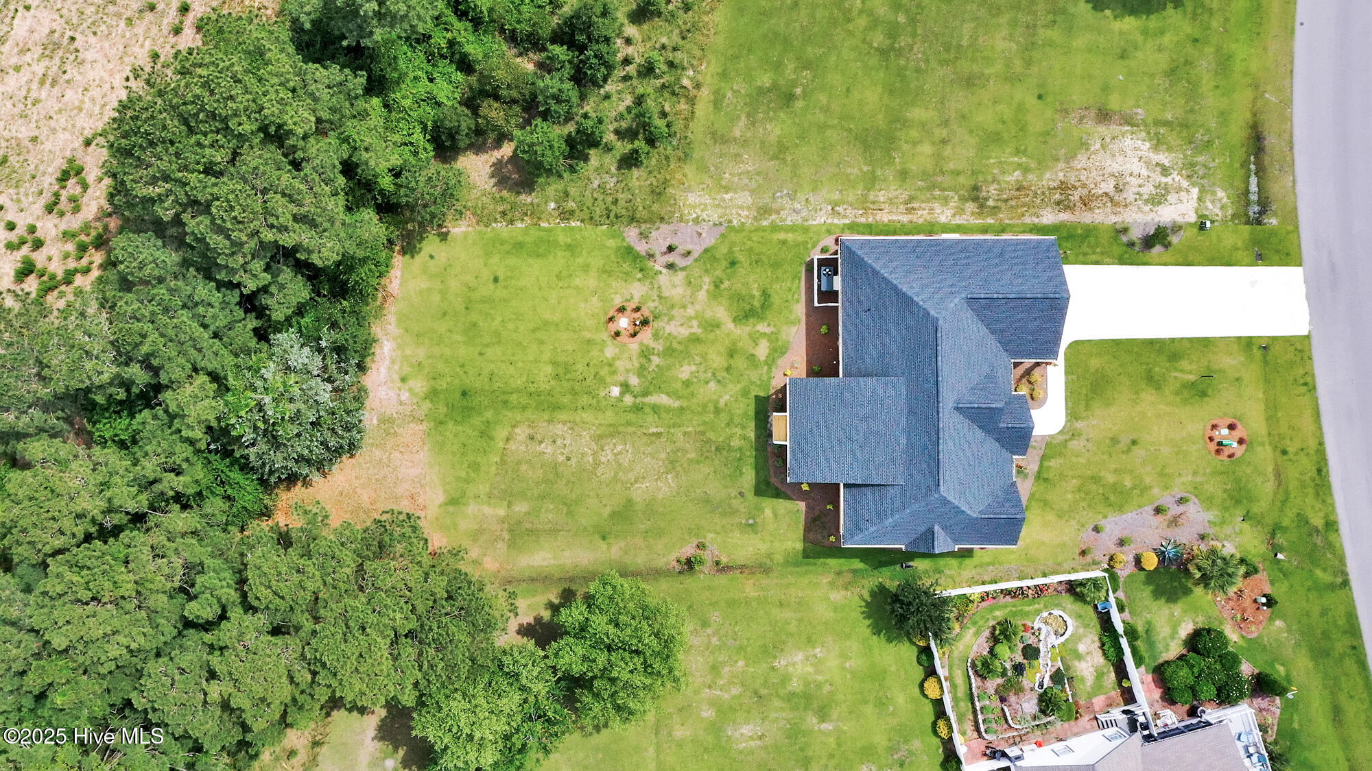 100482648 | Photo 36