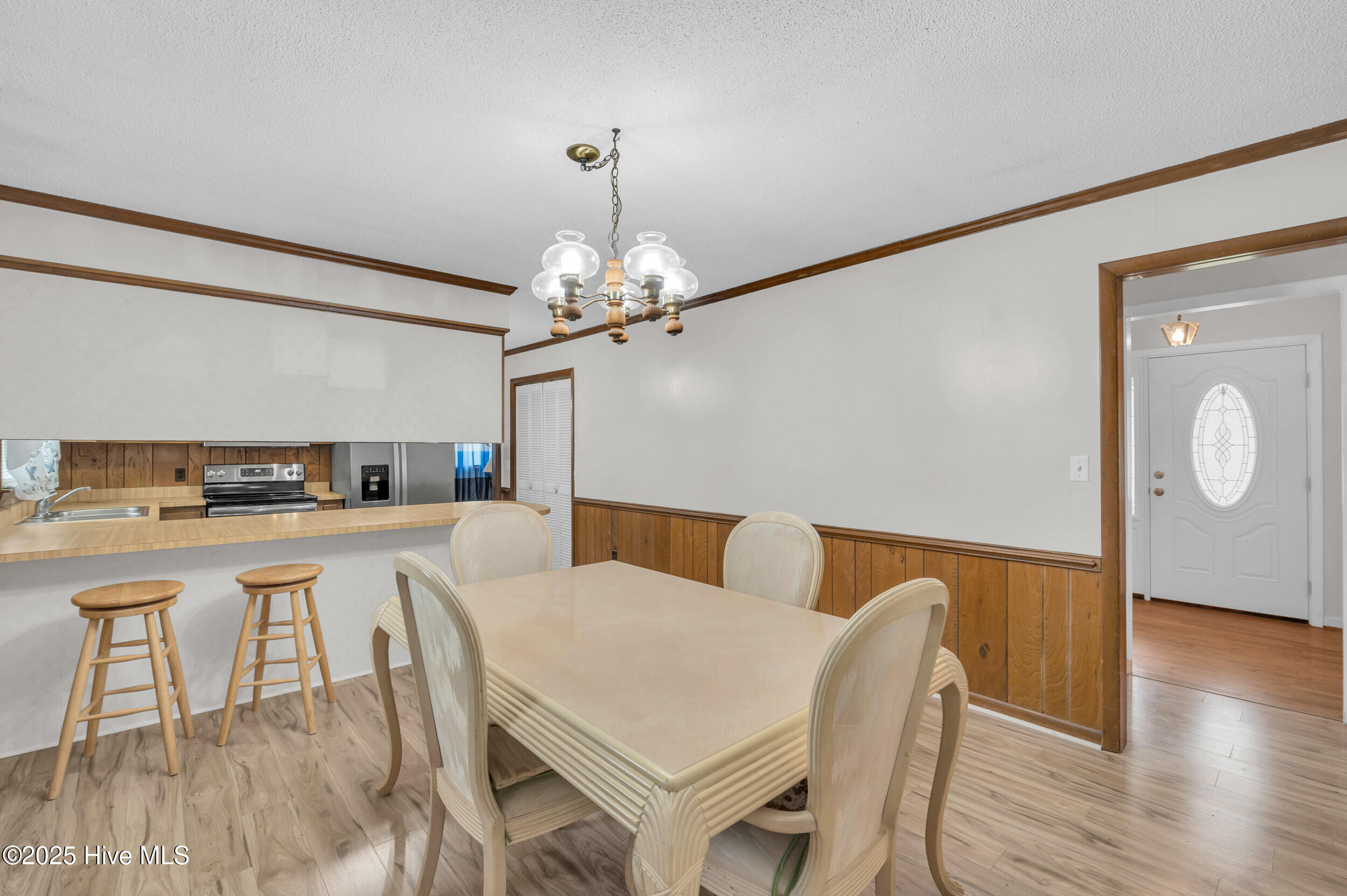 100533688 | Photo 16