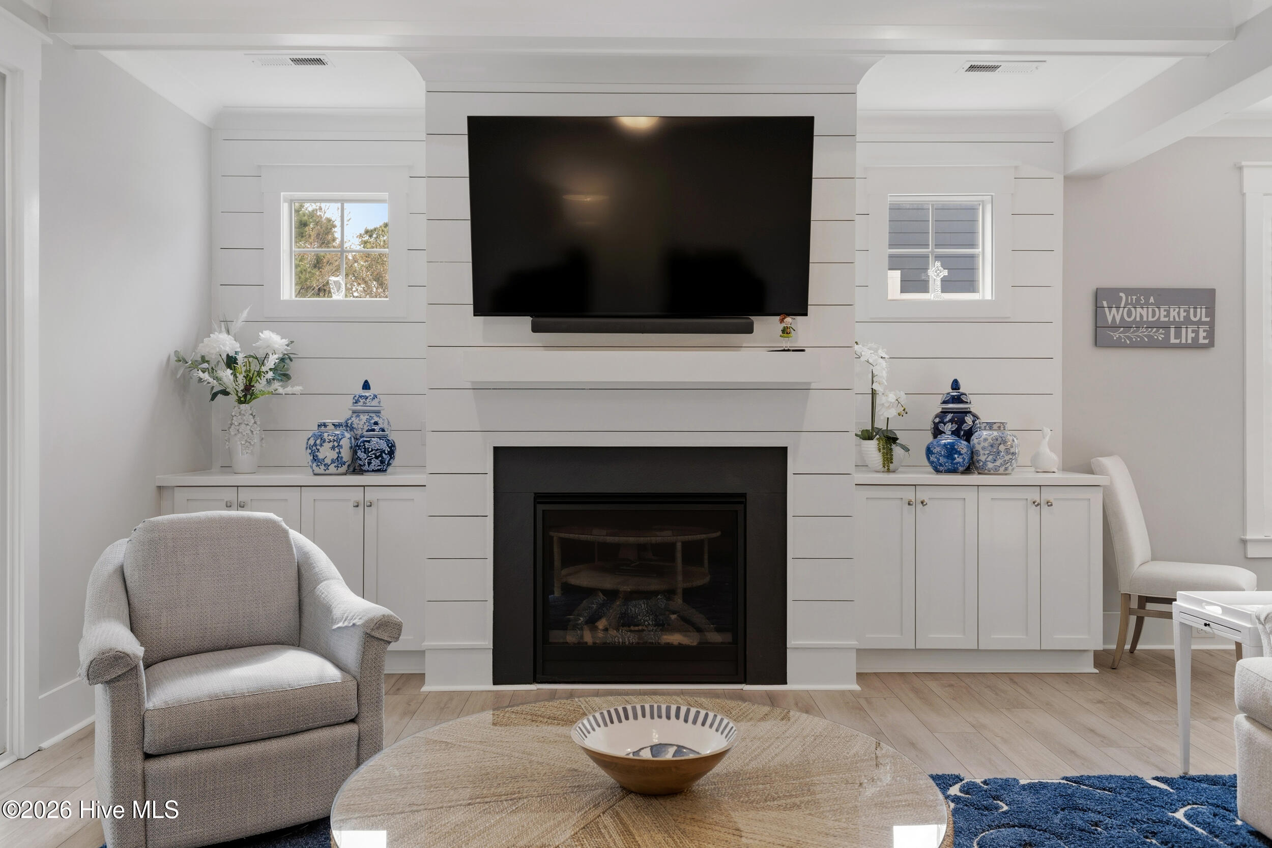 100560170 | Photo 15