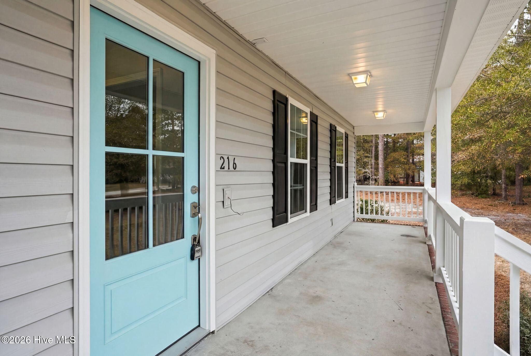 100557093 | Photo 14