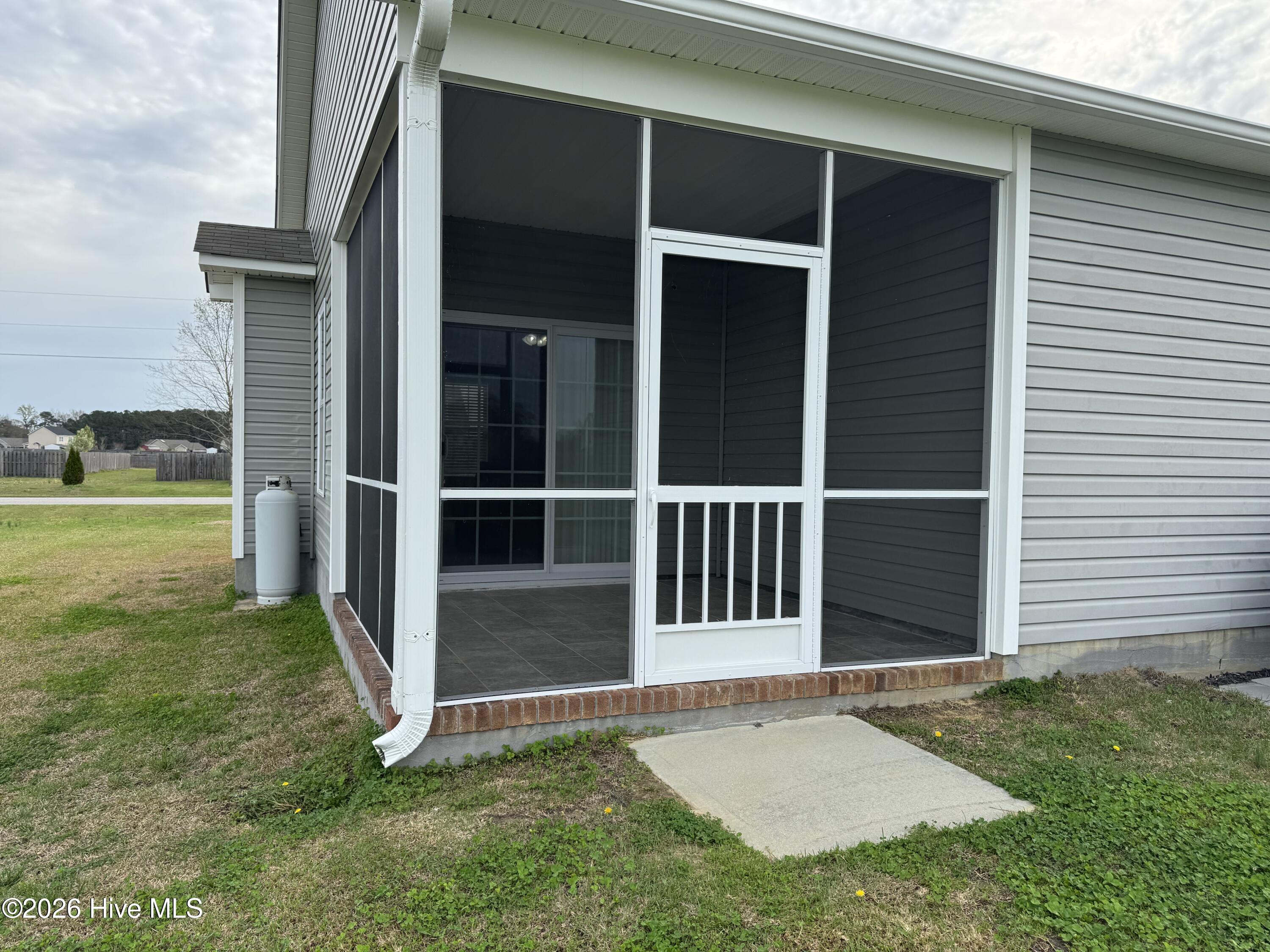 100560976 | Photo 17