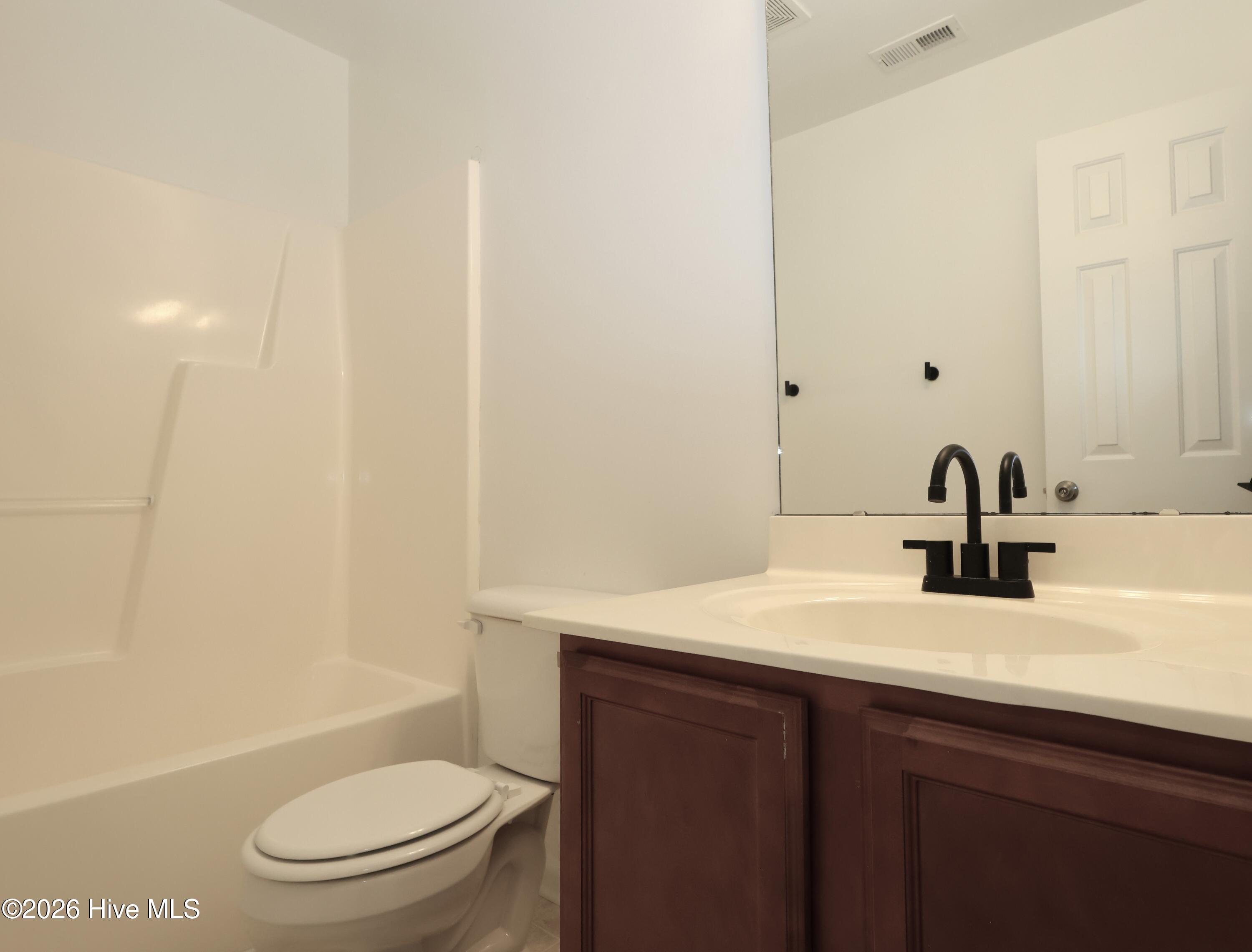 100551335 | Photo 14