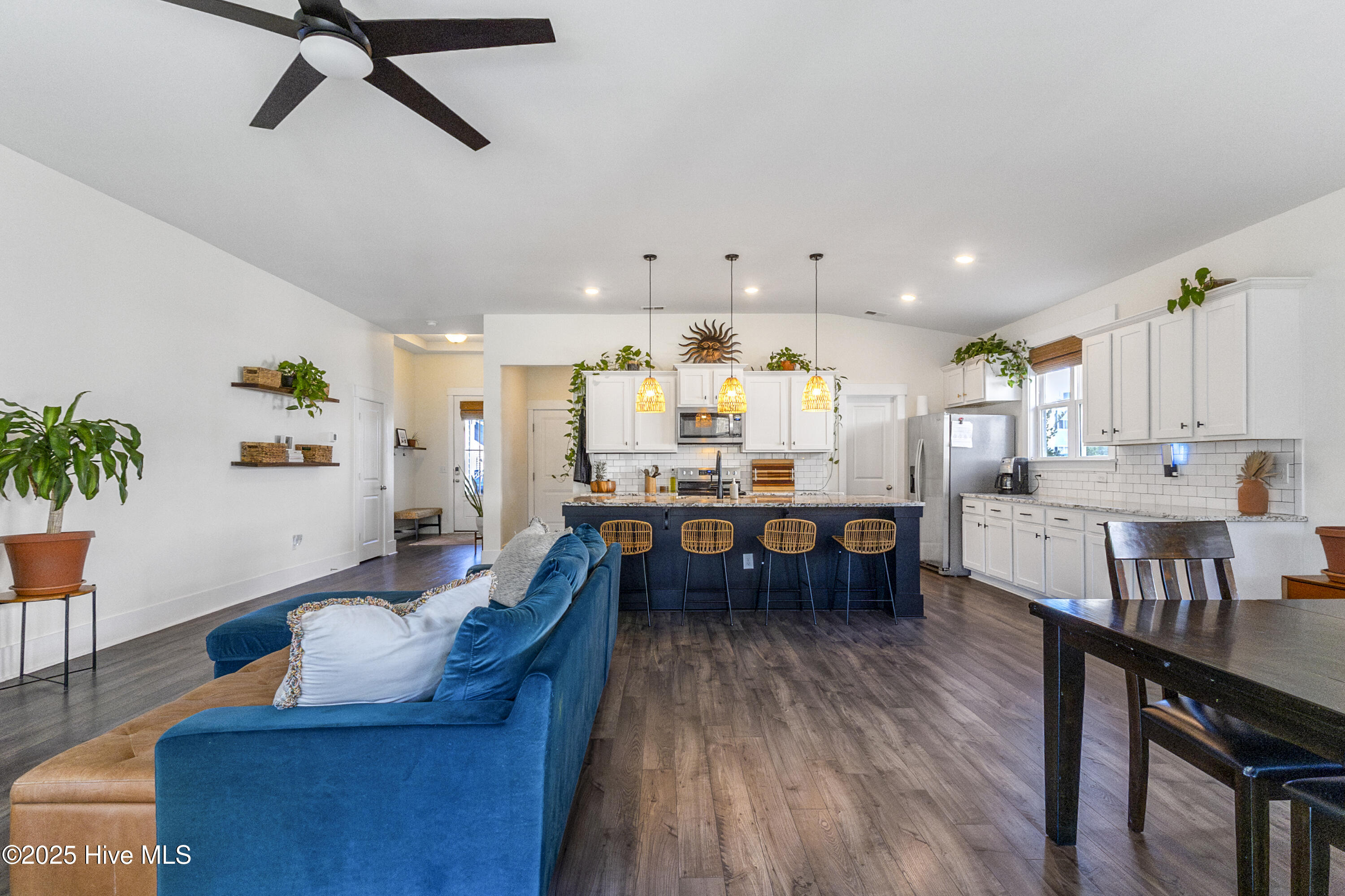 100545579 | Photo 10