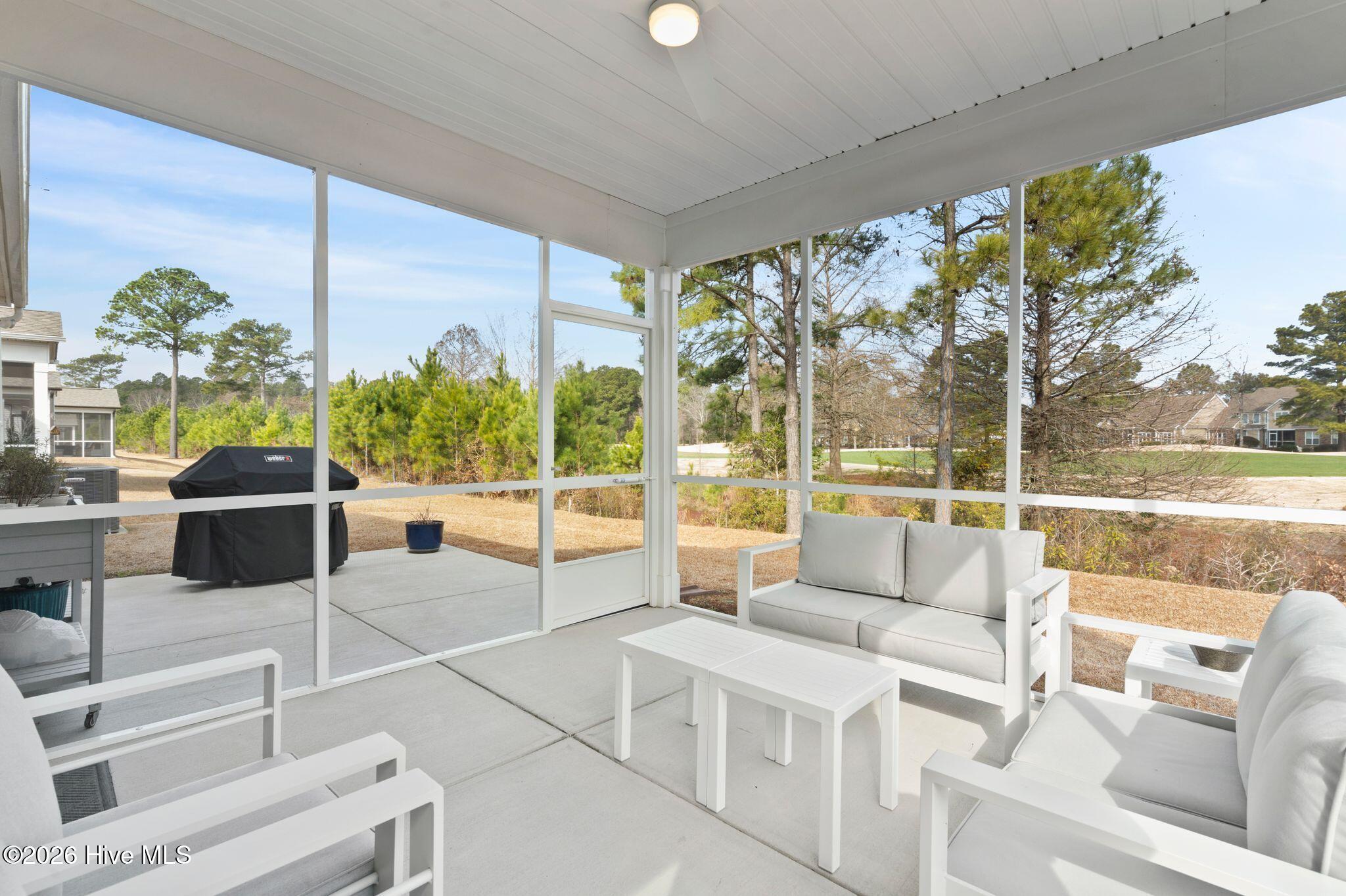 100553867 | Photo 34