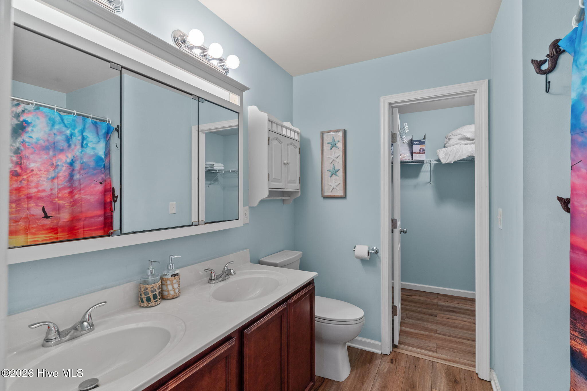 100564480 | Photo 30