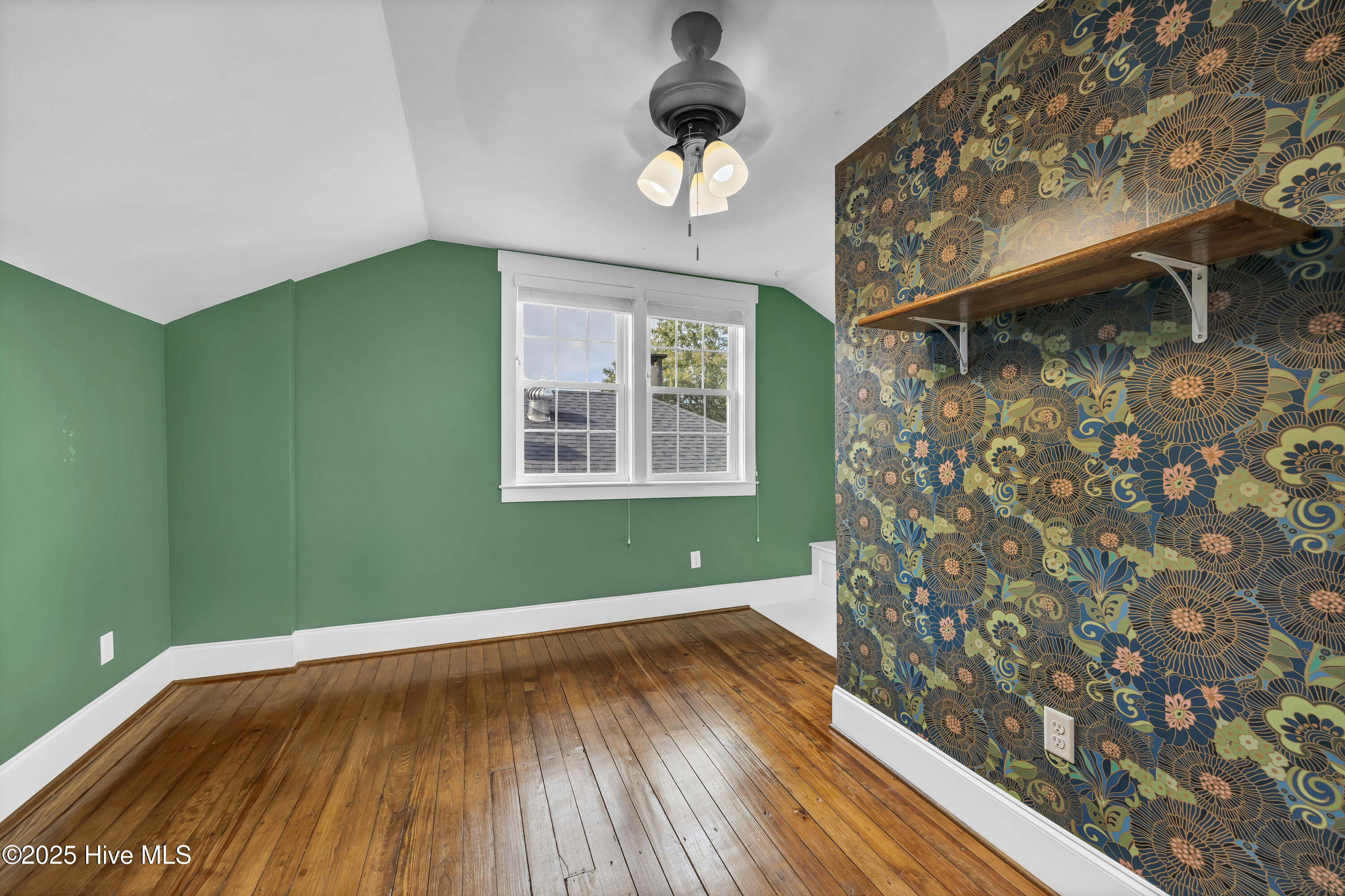 100543572 | Photo 23