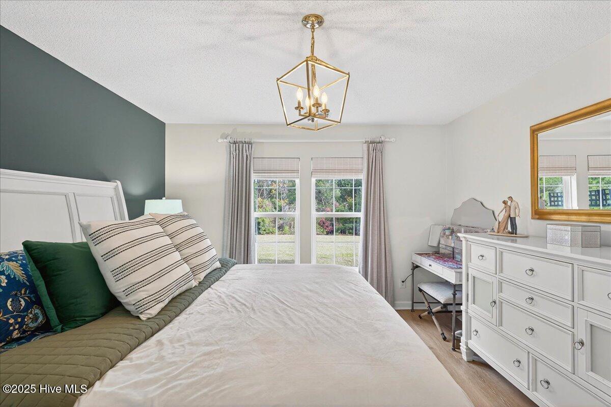 100543008 | Photo 24