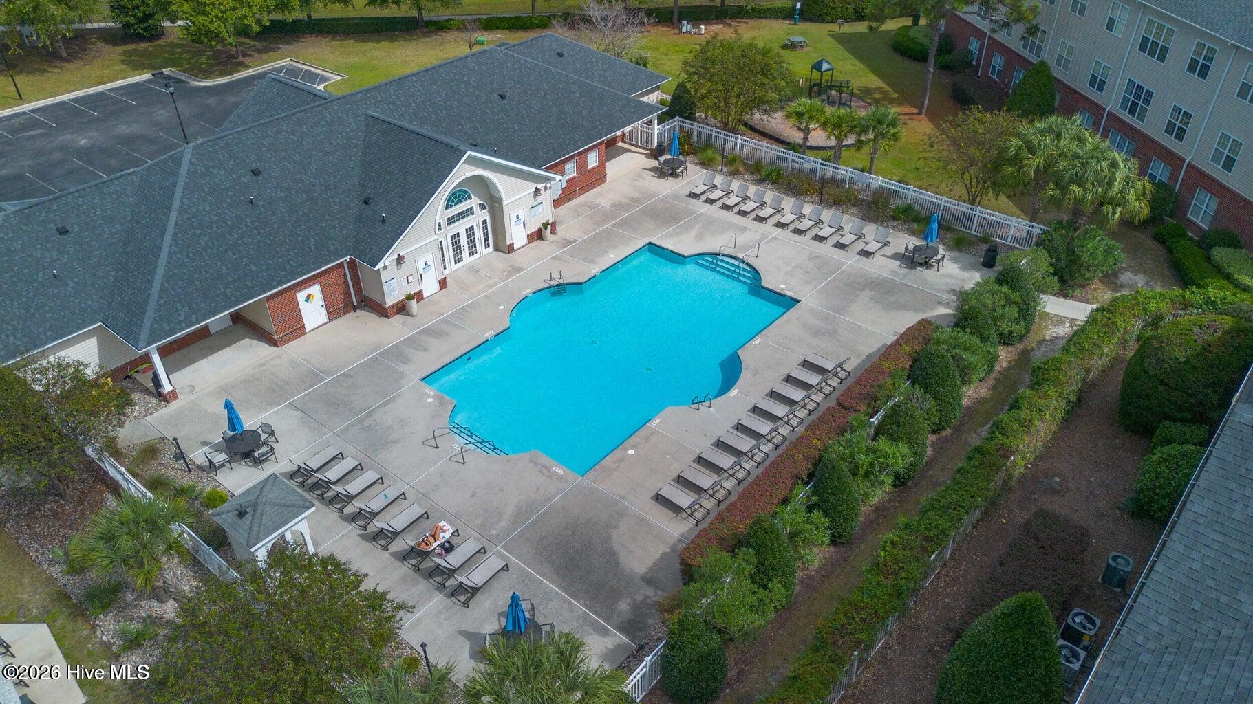 100553296 | Photo 39