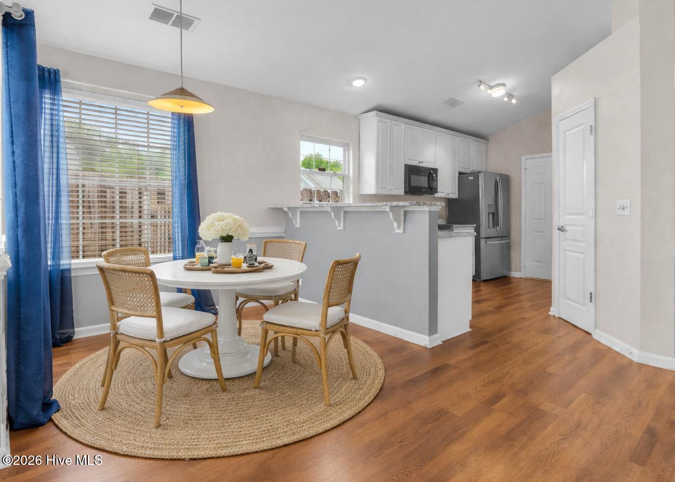 100560677 | Photo 12