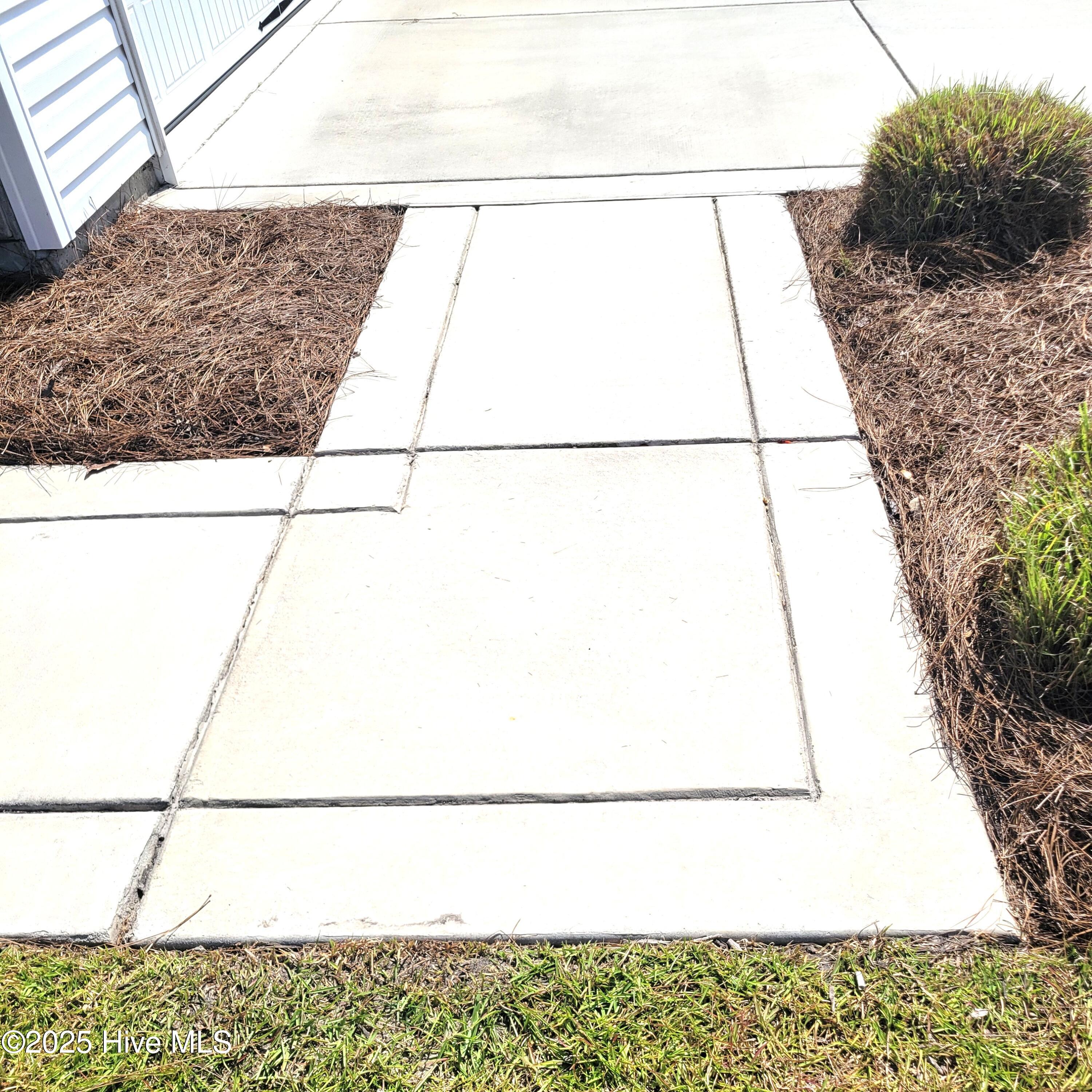 211 W Broughton Lane, Rocky Point, NC 28457 – photo 8: 20250904_143536