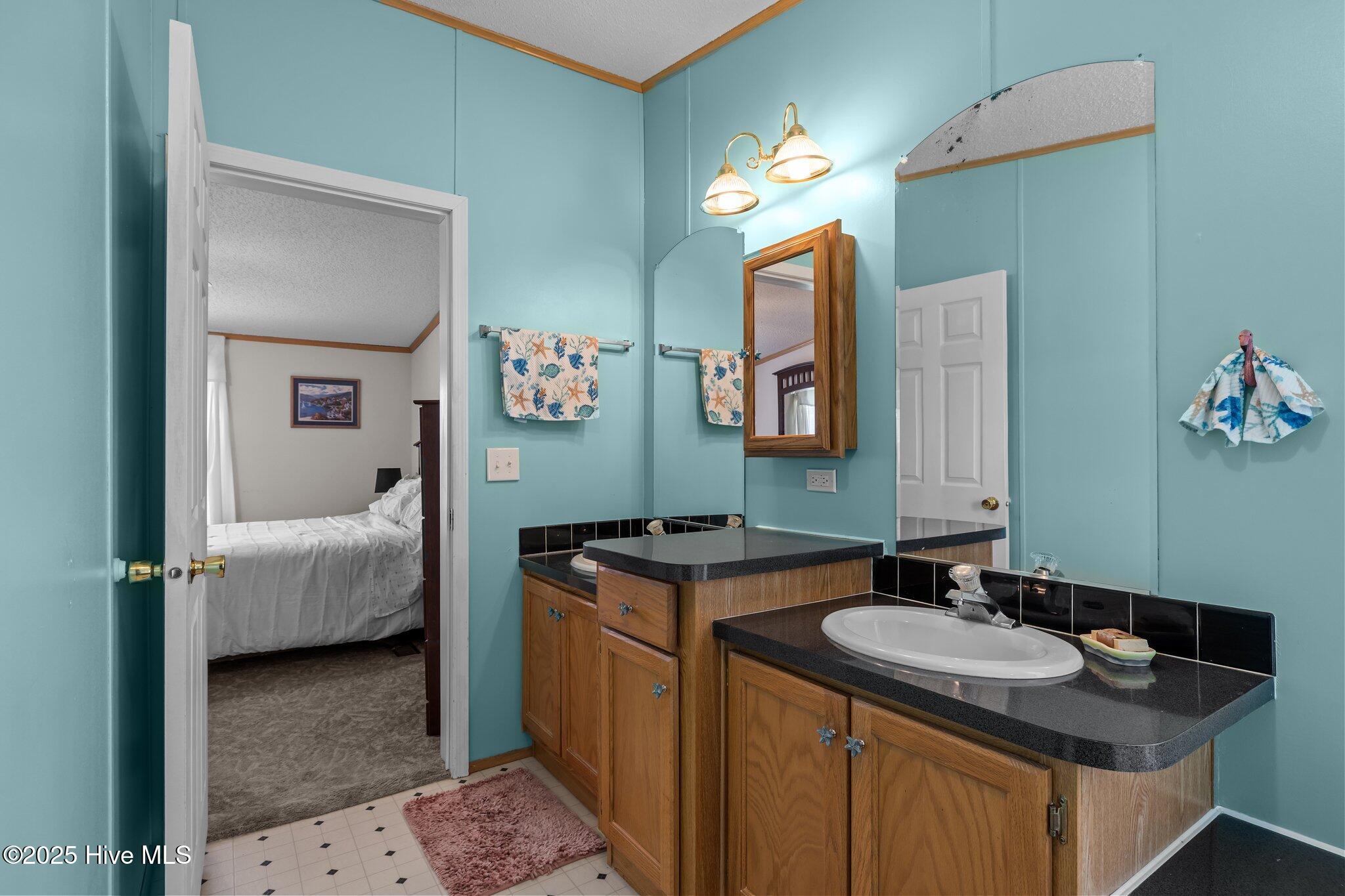 2976 Cedar Island Road,Cedar Island