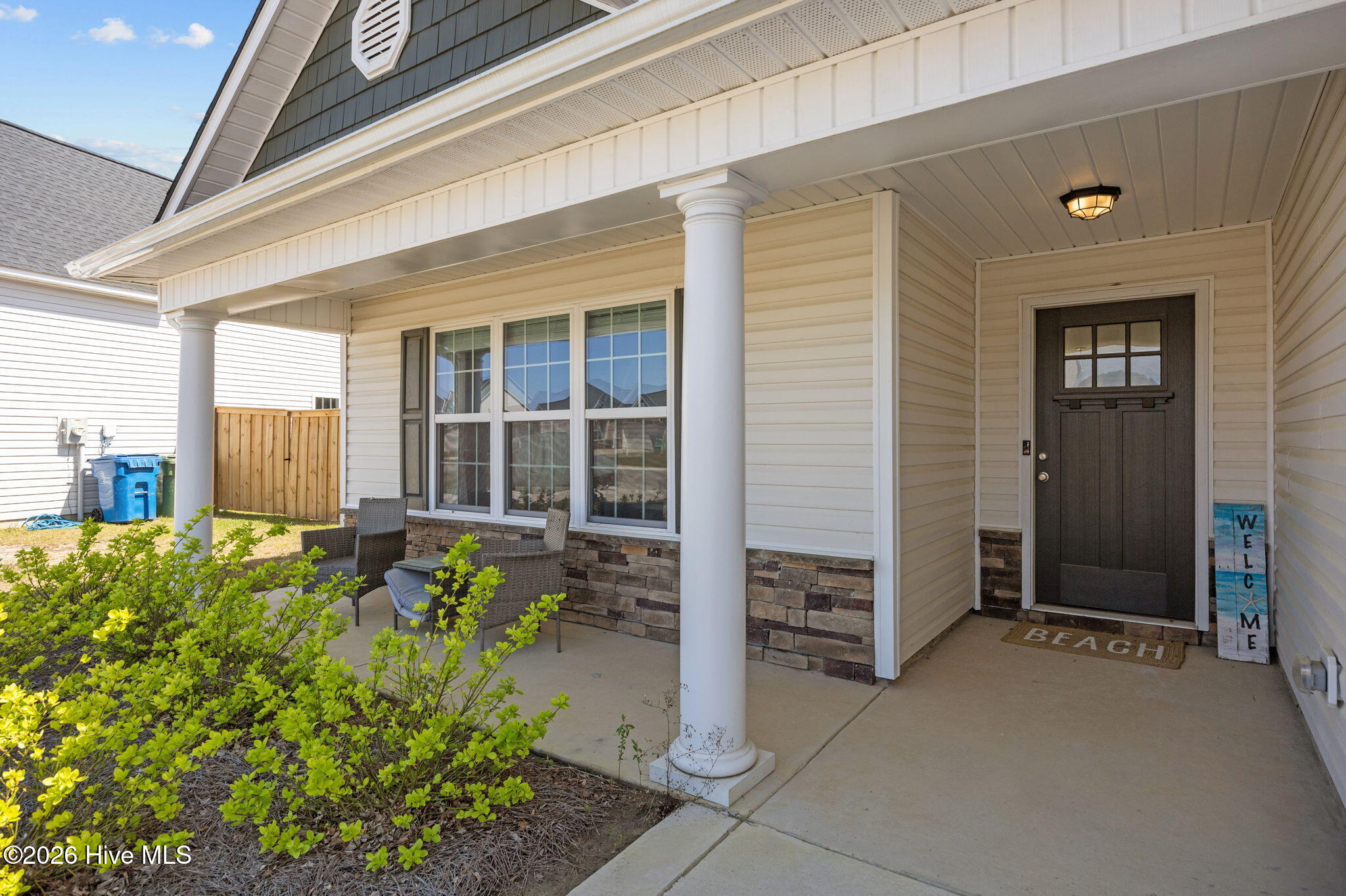 100563738 | Photo 46