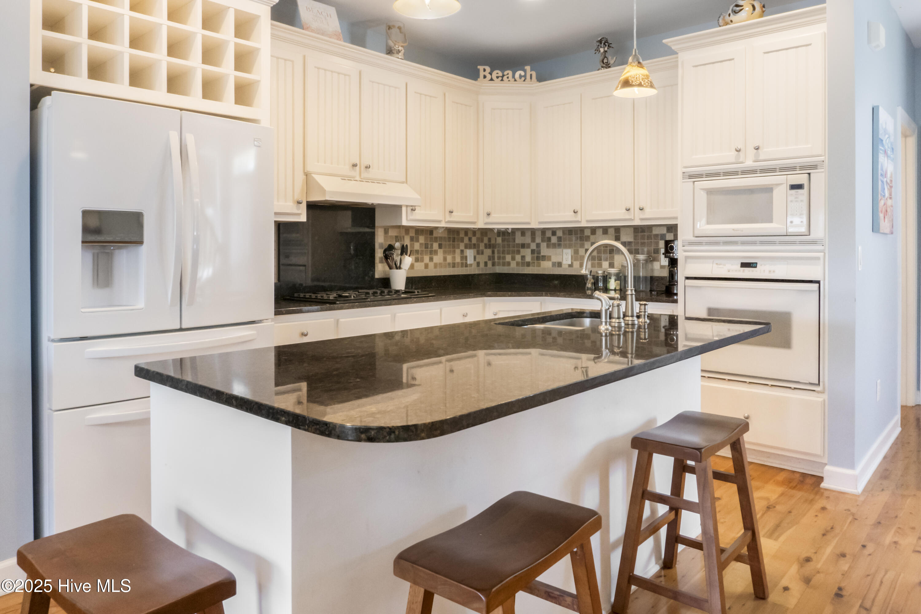 100526228 | Photo 10