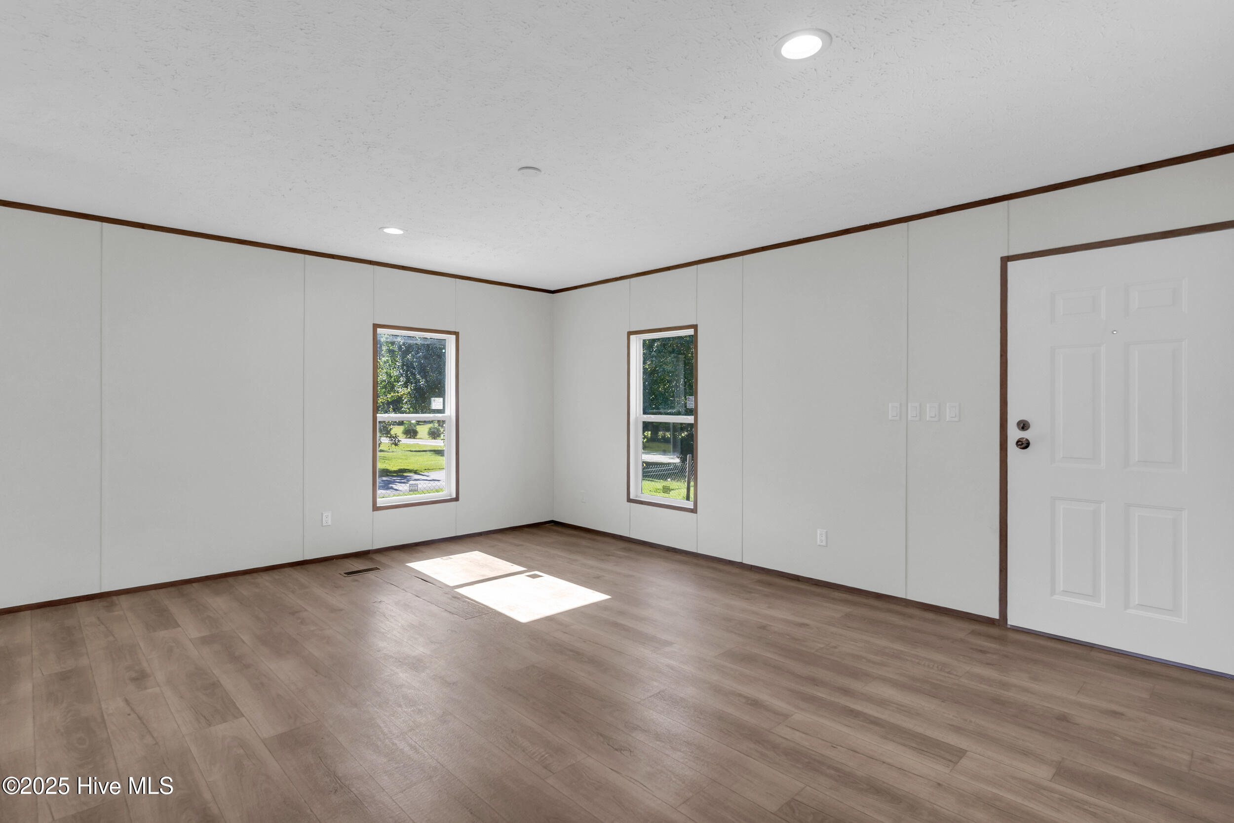 4_7137 stag park rd-00004