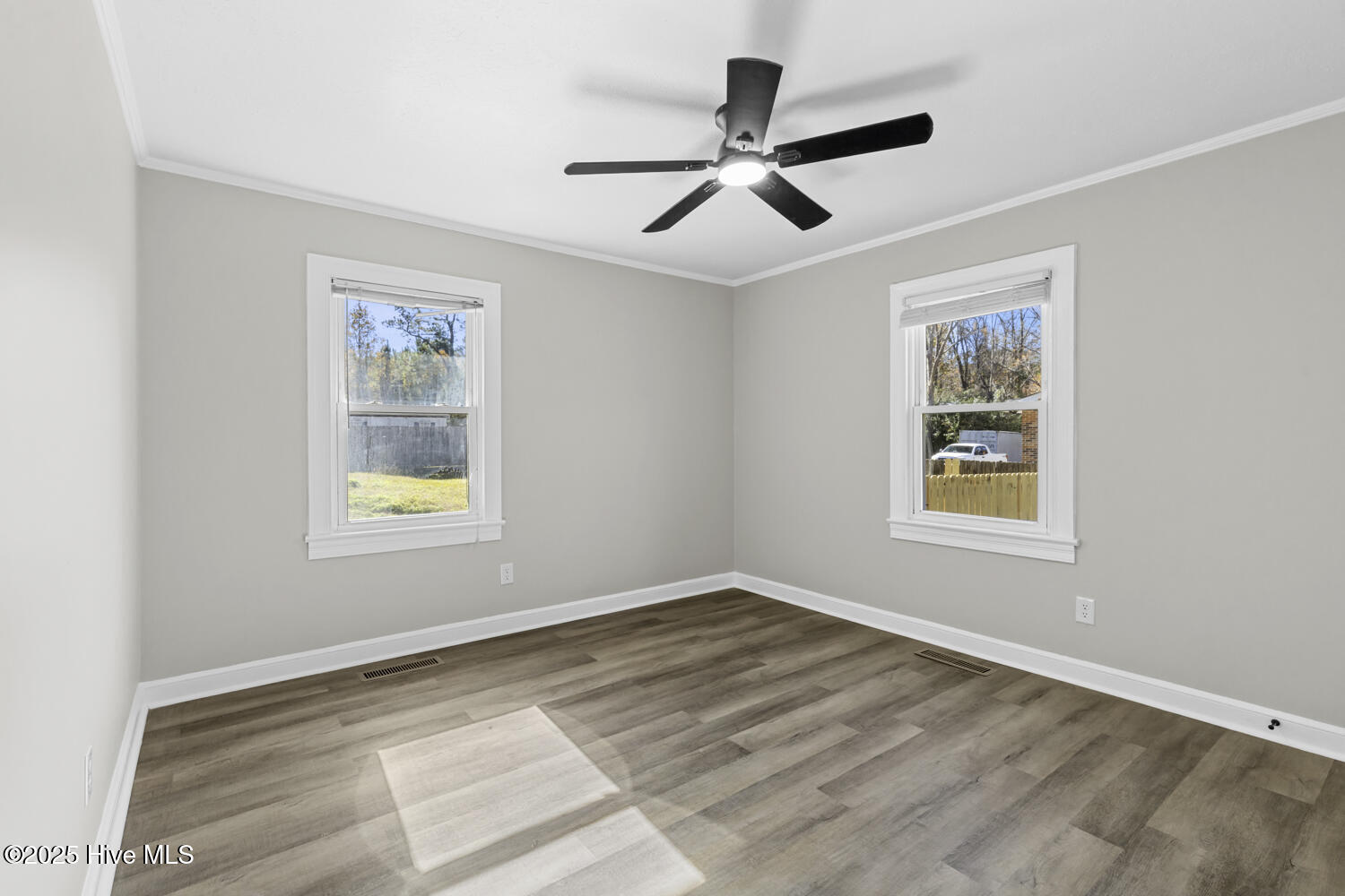 100549981 | Photo 21